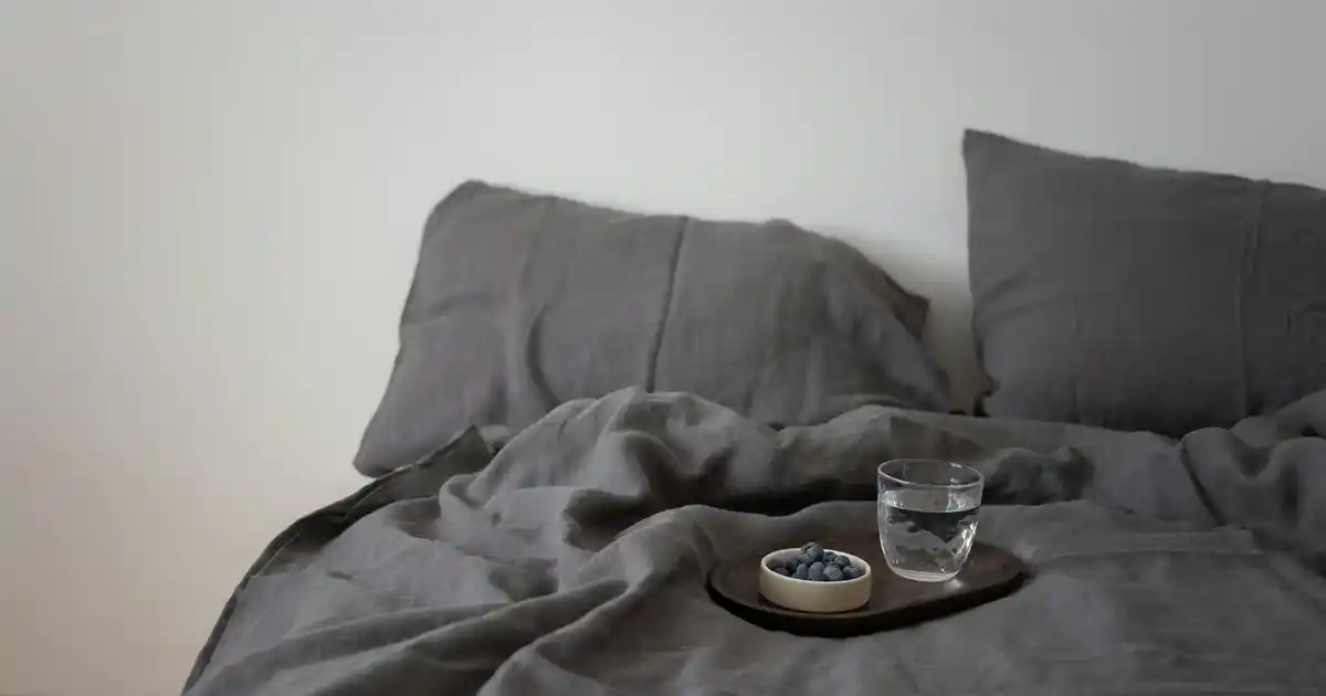 Asılabilir Raflar: Fonksiyonellik ve Estetiği Bir Arada Sunan Pratik Çözümler