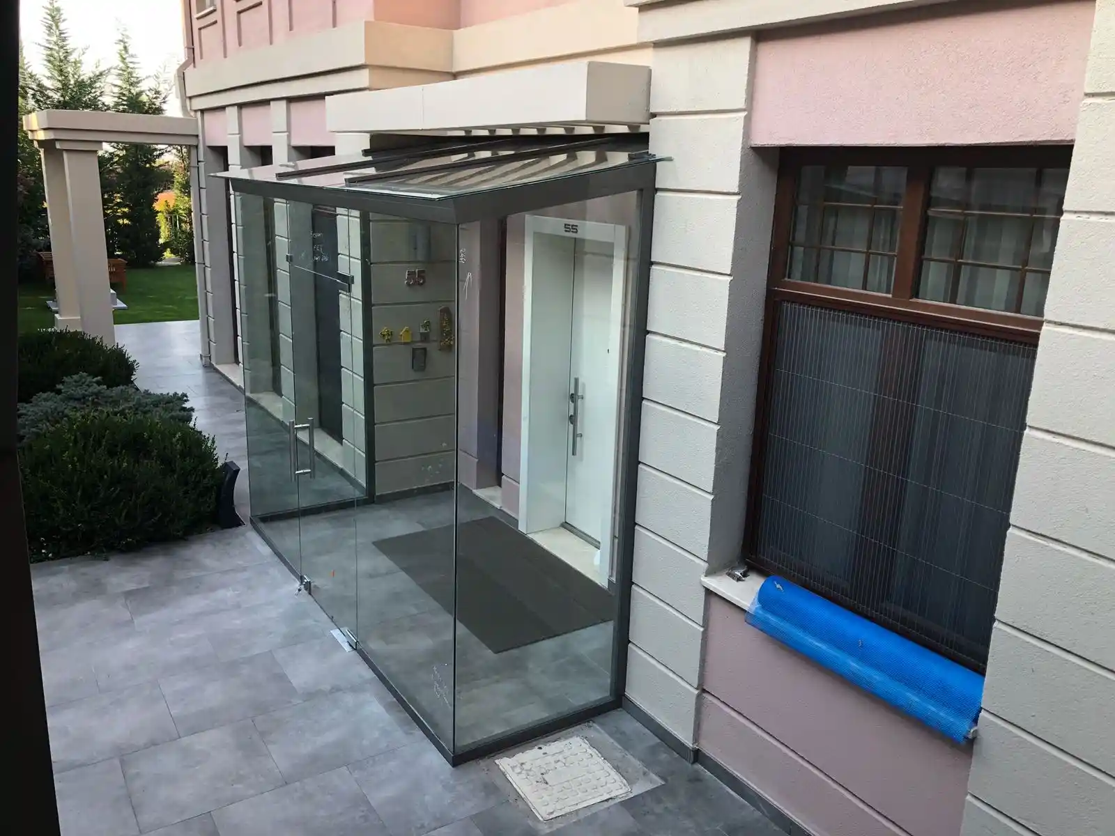 Balkon Rüzgarlıkları: Konfor ve Koruma Sağlayan Modern Çözümler