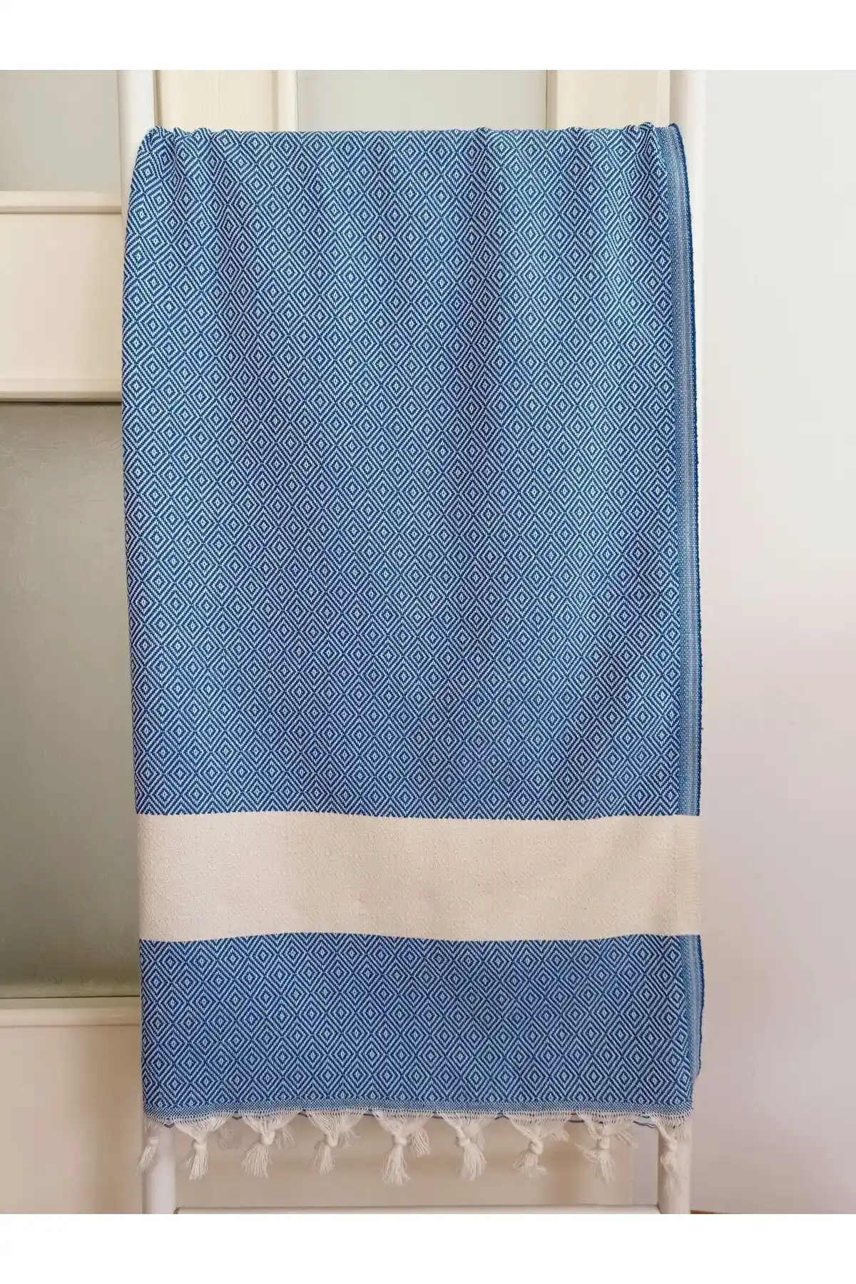 Banyo Havlusu Seçiminde 100x180 Ölçüsünün Önemi ve Kullanım İpuçları