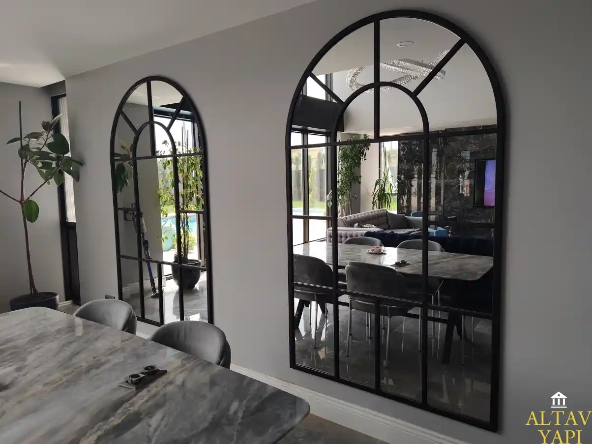 Dekoratif Pencere Aynaları: Estetik ve Fonksiyonellik Sunan Çeşitli Tasarım Seçenekleri