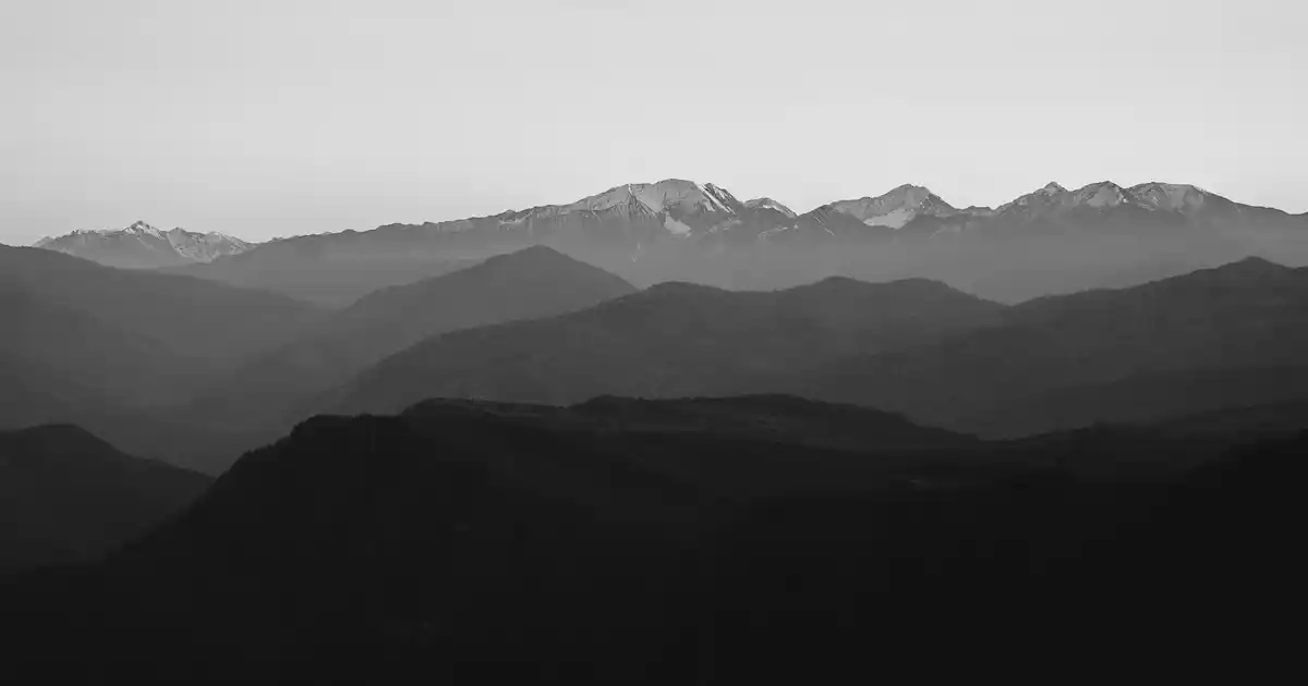 Fenerbahçe Yastık Kılıfı: Spor Tutkunlarının Ev Dekorasyonunda Renk ve Duygusal Bağ Oluşumu