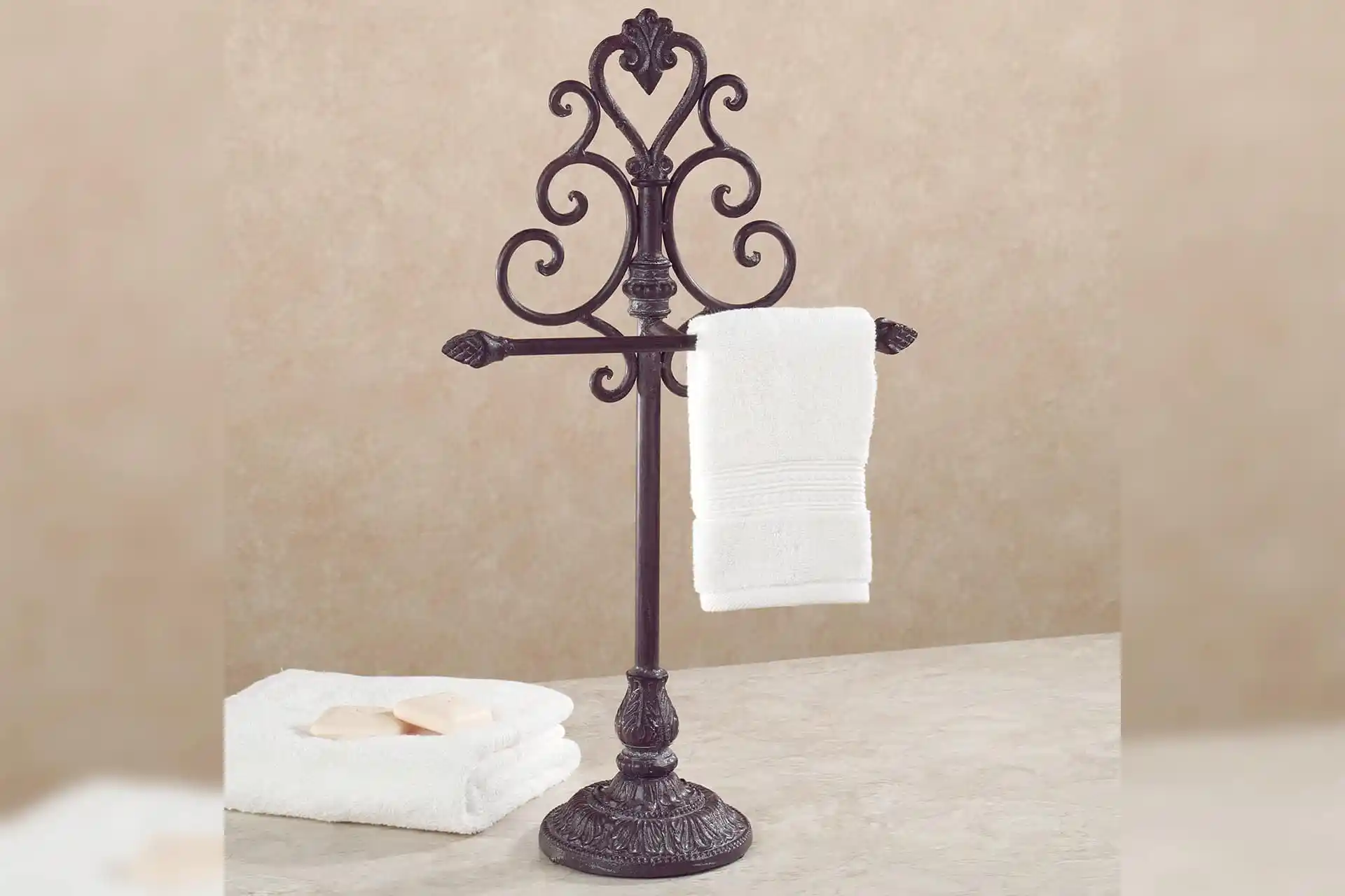 Ferforje Havluluklar: Estetik ve Dayanıklılığıyla Banyo Dekorasyonunu Tamamlar