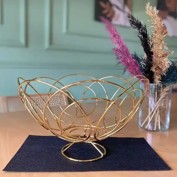 Gold Meyvelik Dekorasyonu: Şıklık ve Fonksiyonelliğin Zarif Birleşimi