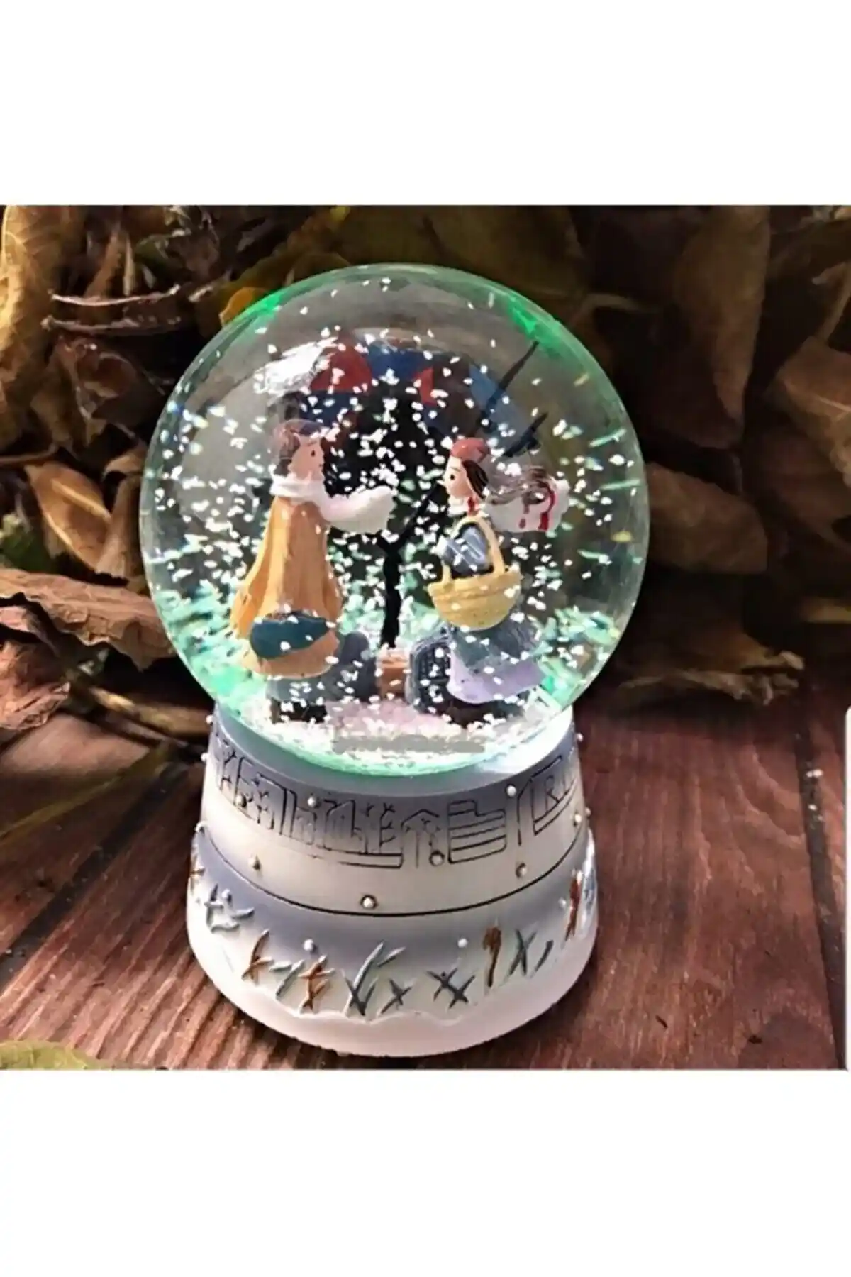 IKEA'da Kar Küresi: Ev Dekorasyonunda Sihirli Dokunuşlar ve Seçenekler