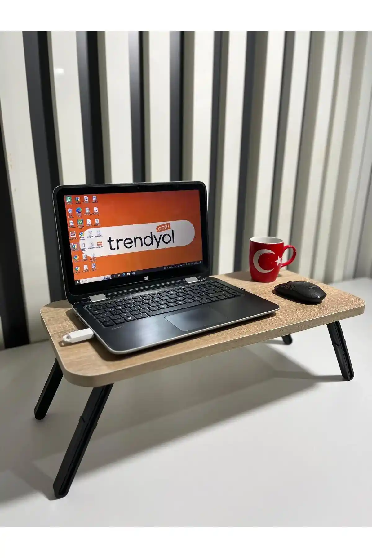 Katlanabilir Laptop Masaları: Taşınabilirlik ve Çok Fonksiyonluluk Özellikleri