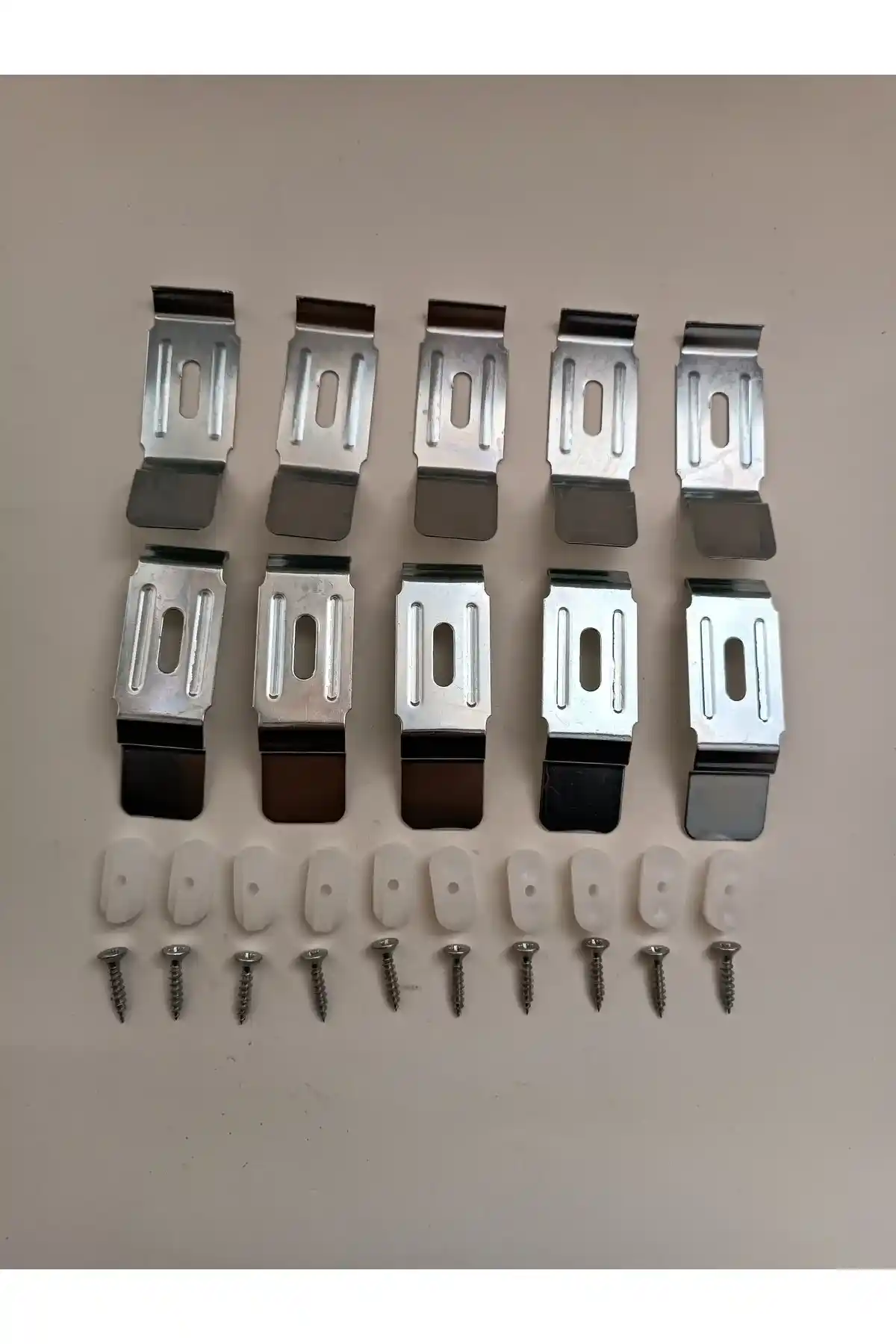 Korniş Aparatları: İç Mekan Dekorasyonunda Fonksiyonellik ve Estetik Sağlayan Çözümler