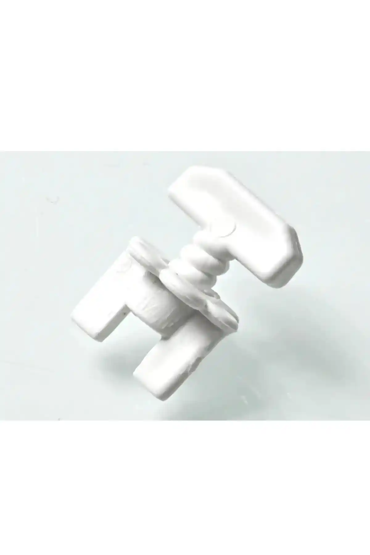 Korniş Stoperleri: Perde Güvenliği ve Estetiği İçin Temel Bilgiler