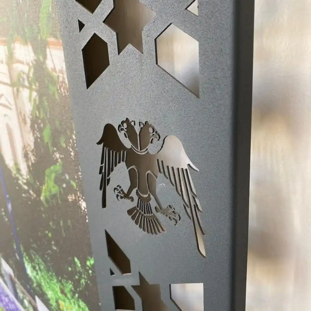 Lazer Kesim Çerçeve: Mobilya ve Ev Dekorasyonunda Hassas ve Estetik Uygulamalar