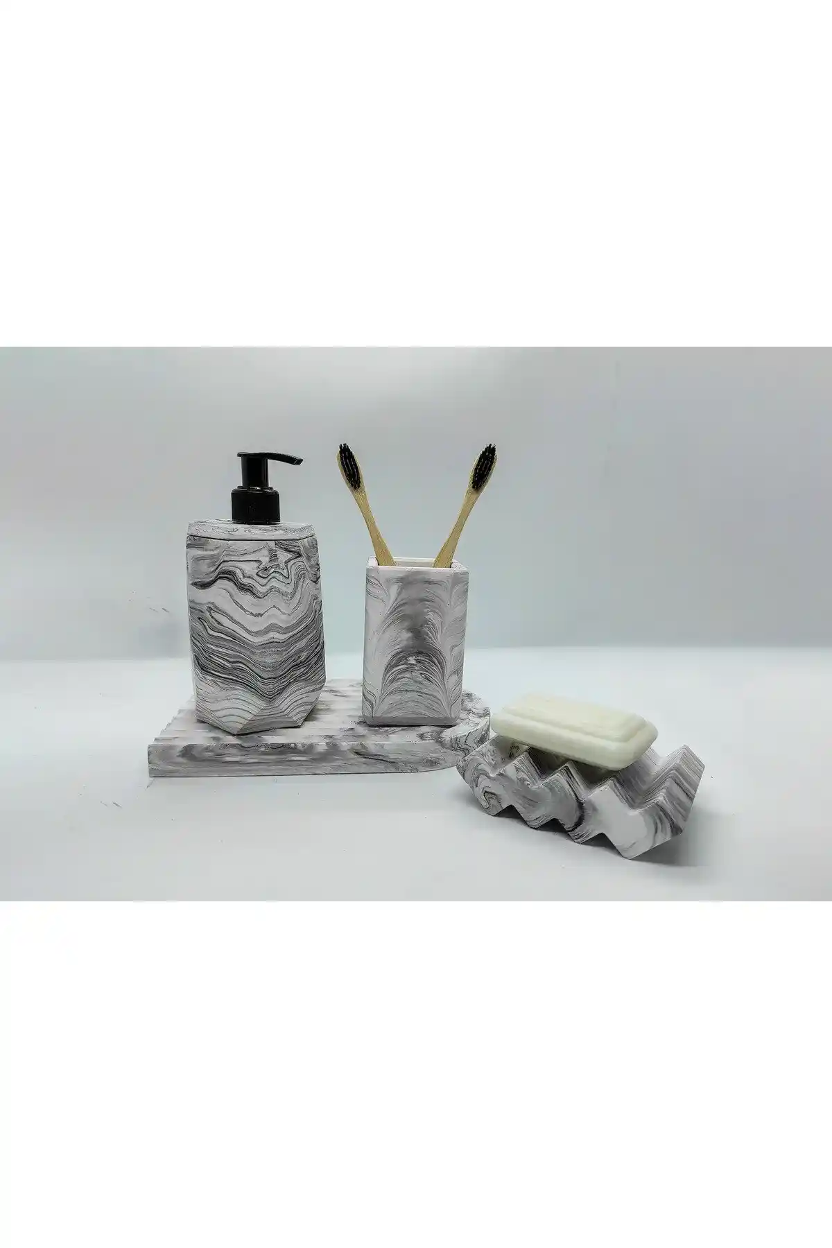 Mermer Desenli Tuvalet Setleri: Estetik ve Fonksiyonellik Sunan Modern Banyo Aksesuarları