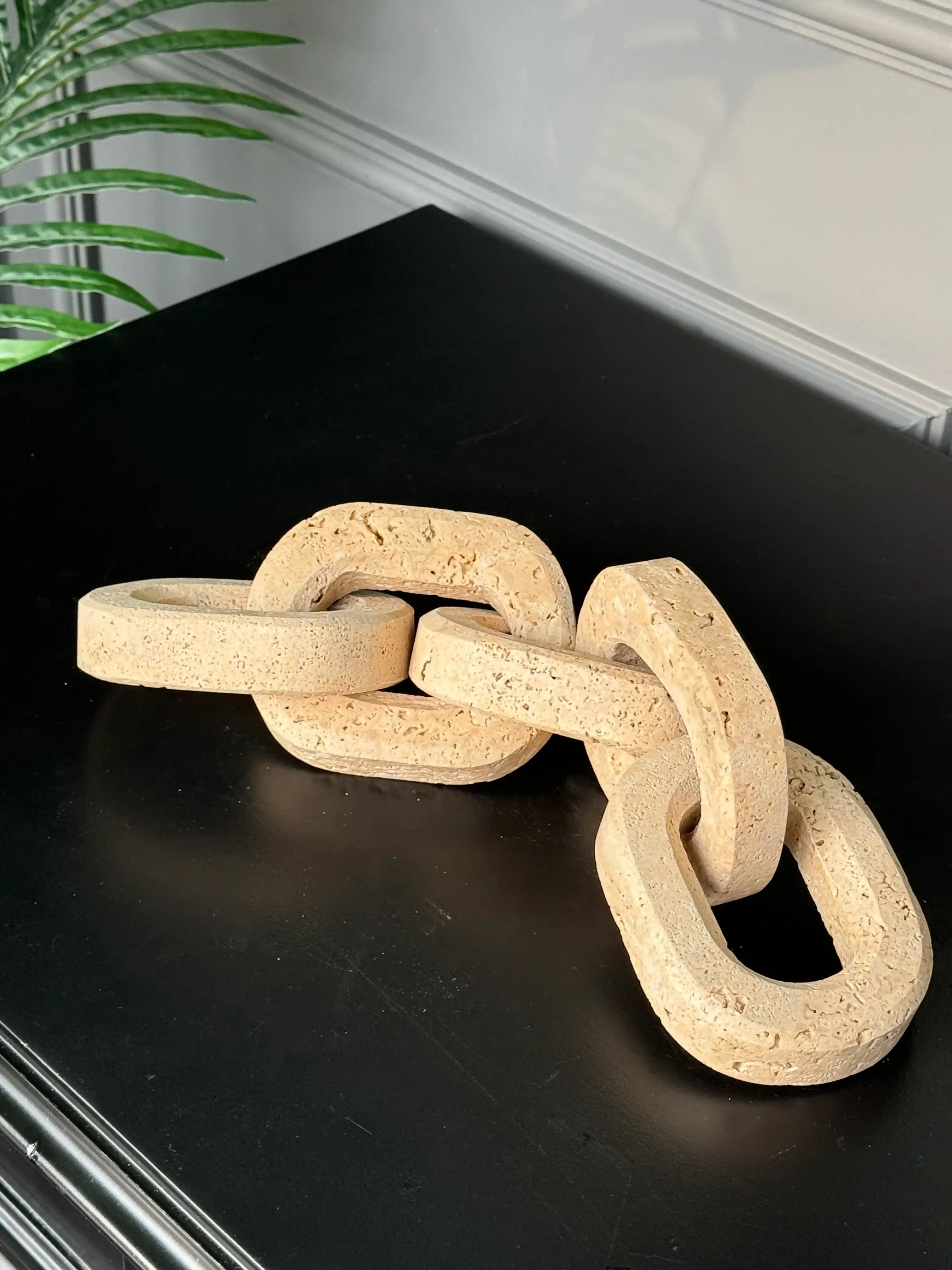 Modern Ev Dekorasyonunda Zincir Dekorların Estetik ve Fonksiyonel Kullanımı