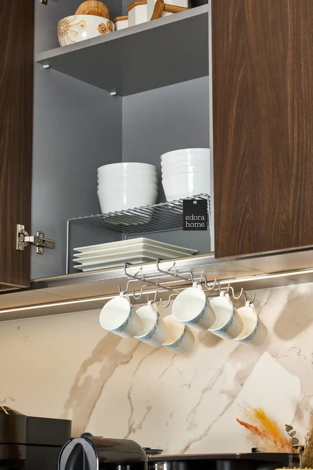 Mutfak Dolap İçi Fincan Düzeni: Fonksiyonellik ve Estetik İçin En İyi Yöntemler