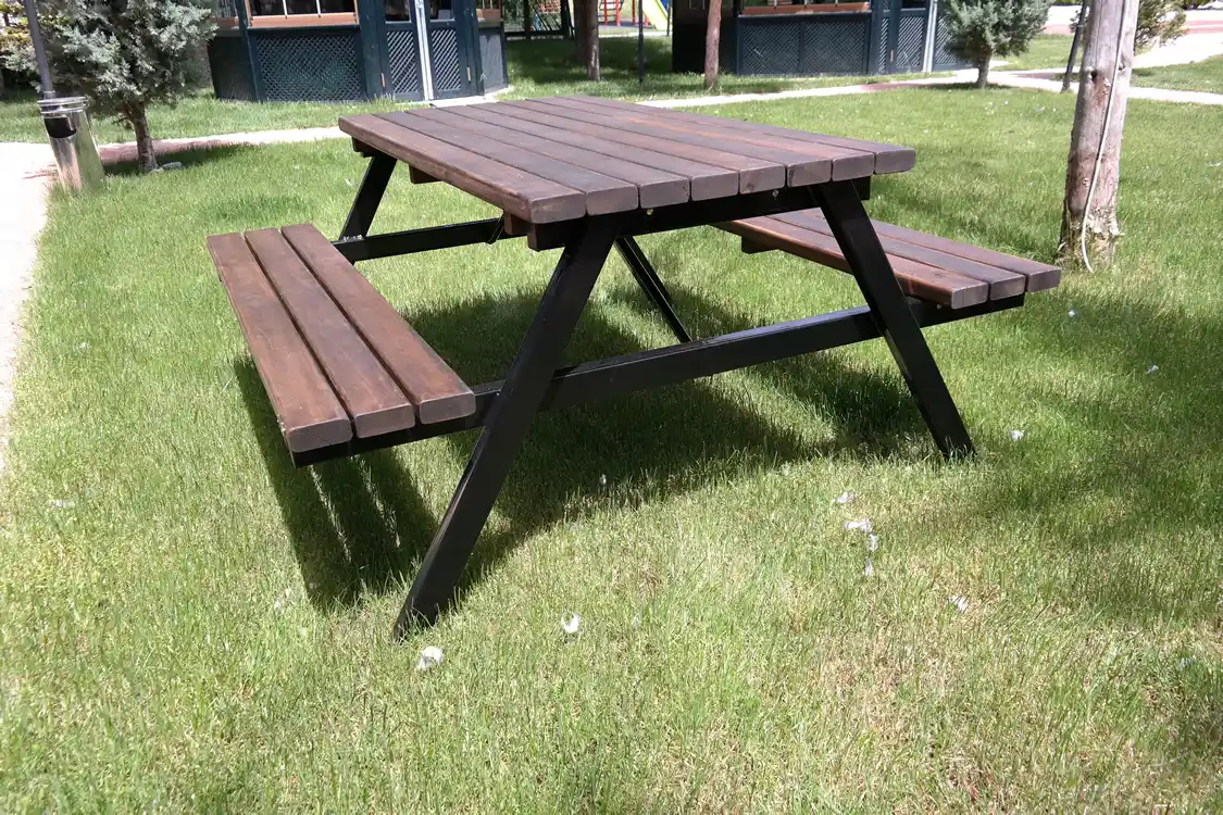 ÖzDilek Piknik Masası: Dayanıklı ve Pratik Açık Hava Mobilyası Seçenekleri