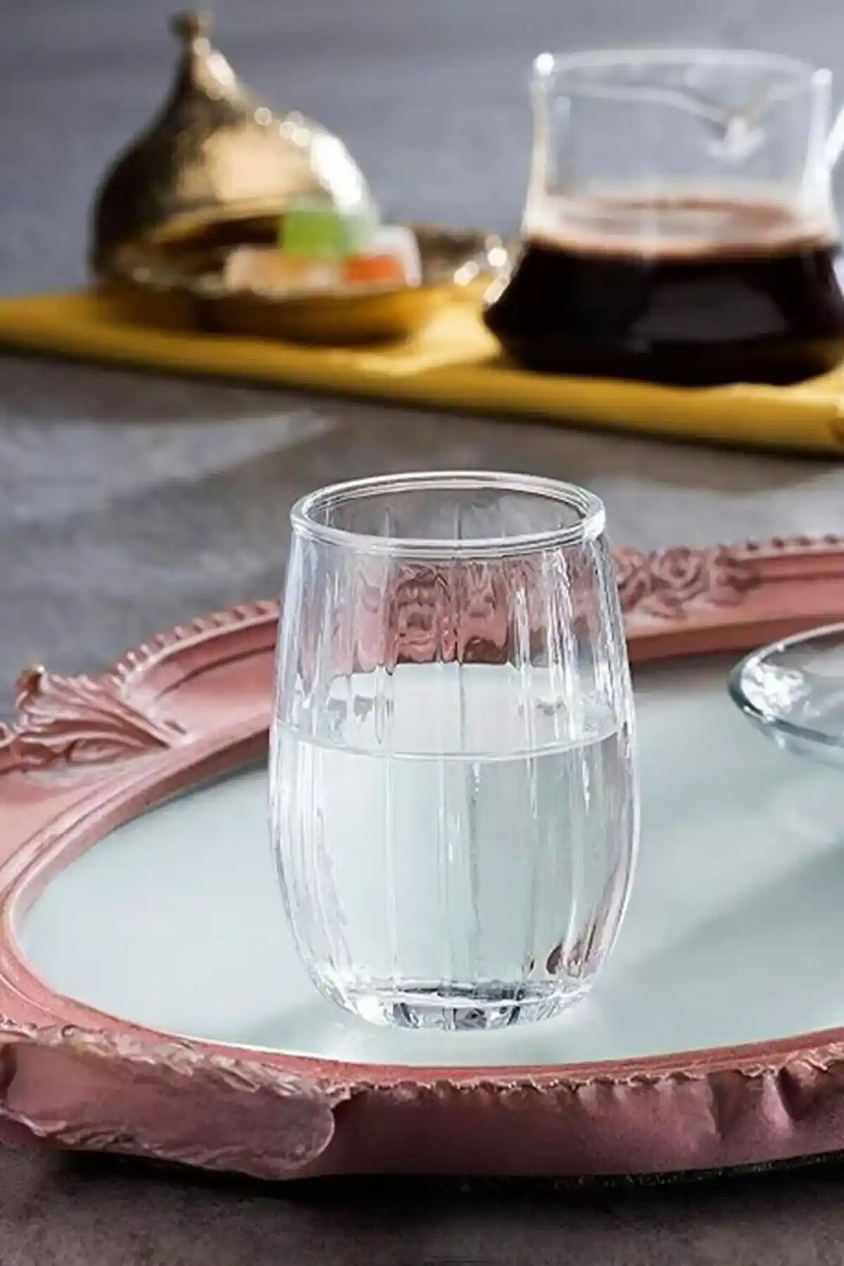 Paşabahçe 6'lı Su Bardağı Setleri: Ev Dekorasyonunda Şıklık ve Fonksiyonellik