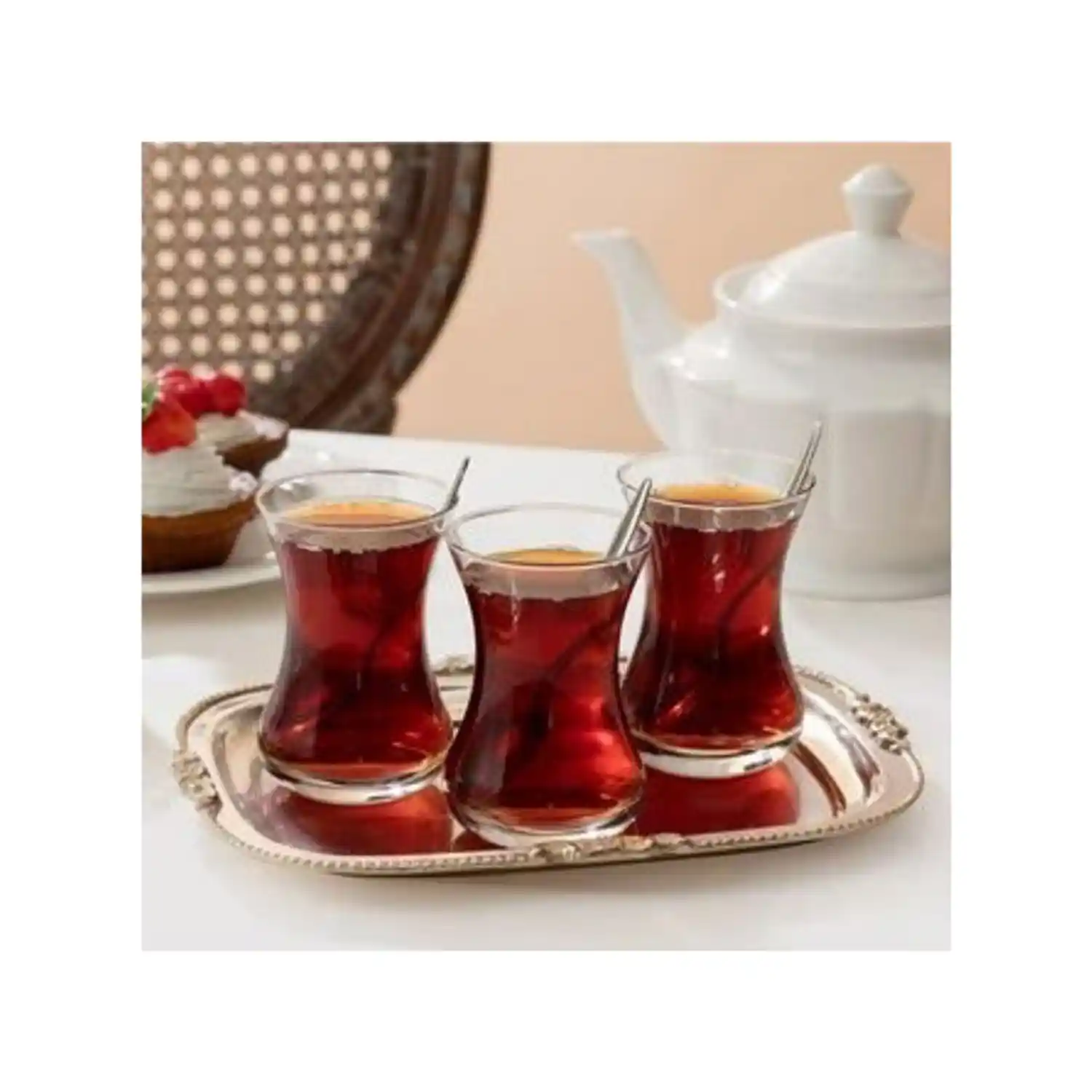 Paşabahçe Vefa Çay Seti ve Çay Takımlarının Ev Dekorasyonundaki Rolü