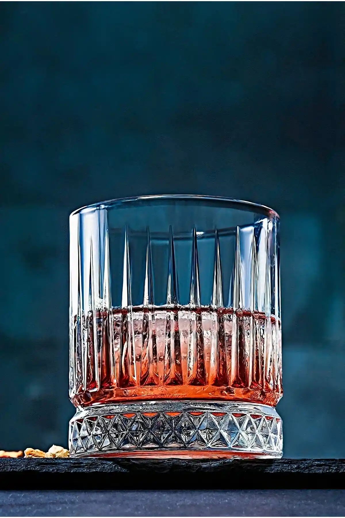 Paşabahçe Viski Bardakları: Estetik ve Kullanışlı Tasarımlarla Şık Sunumlar