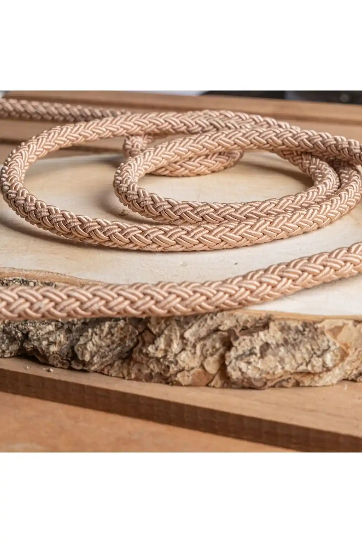 Perde Aksesuarlarında Halat Kullanımı: Estetik ve Fonksiyonellik Sağlayan Çözümler