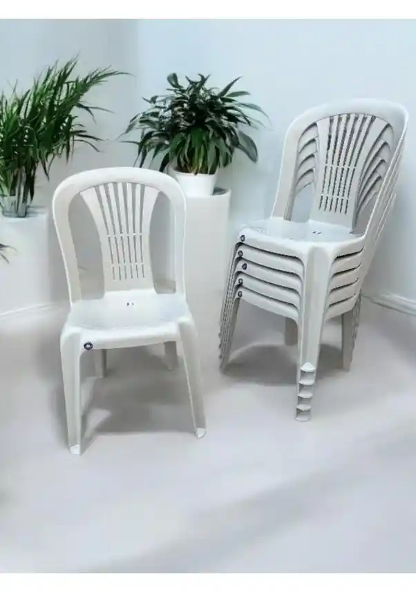 Plastik Sandalyeler: Mutfak ve Ev Dekorasyonunda İşlevsel ve Estetik Çözümler