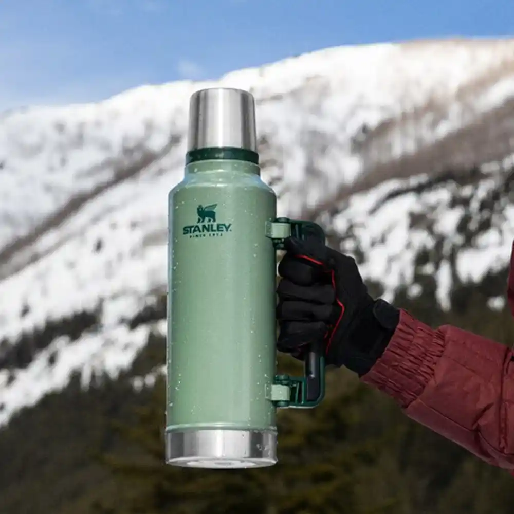 Stanley 2.3 Litre Termos: Dayanıklı ve Pratik Kullanım İçin Uygun Çözüm