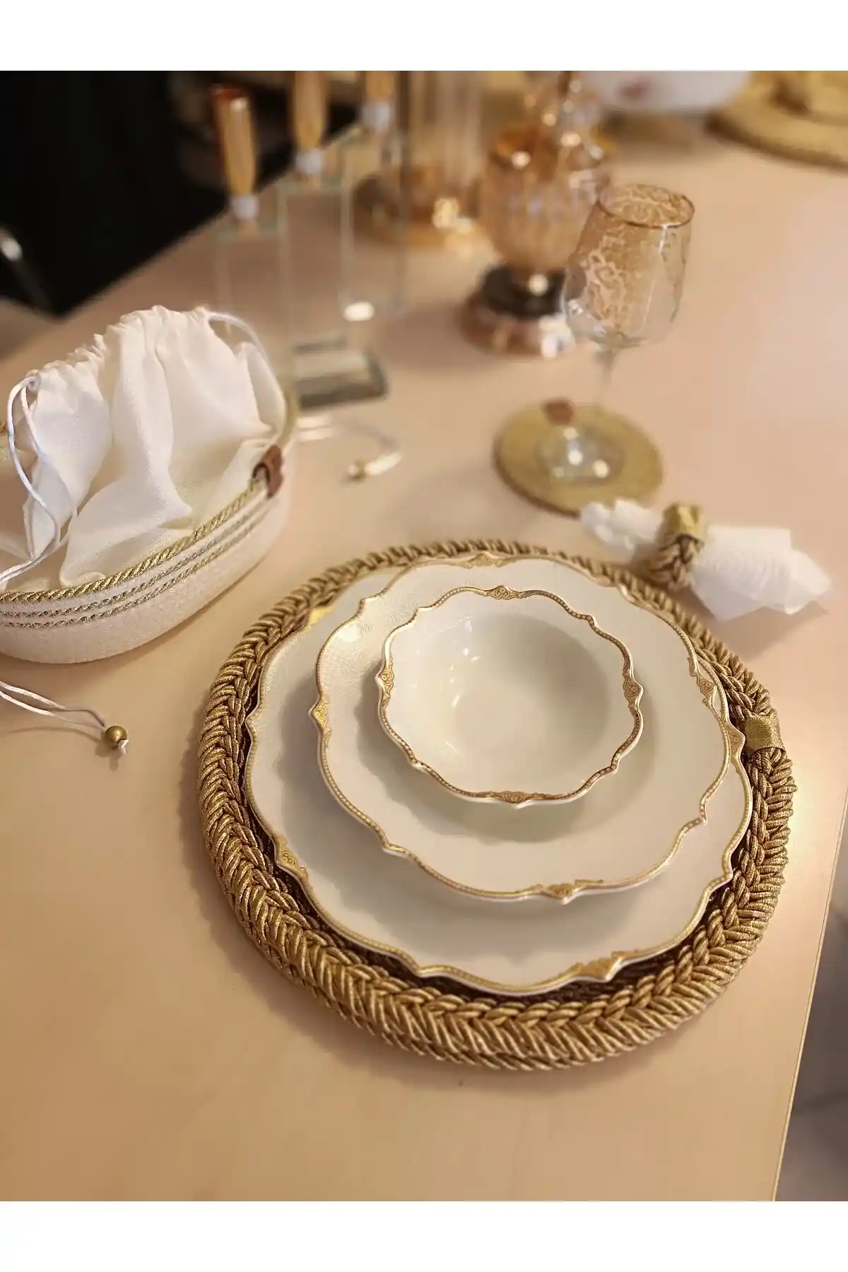 Supla Masa Düzeni: Estetik ve Fonksiyonelliğin Uyumuyla Şık ve Pratik Çözümler