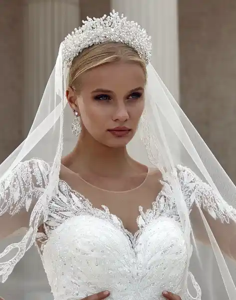 Taç ve Dekorasyon: Estetik ve İşlevselliğin Buluşması İçin İpuçları ve Seçim Rehberi