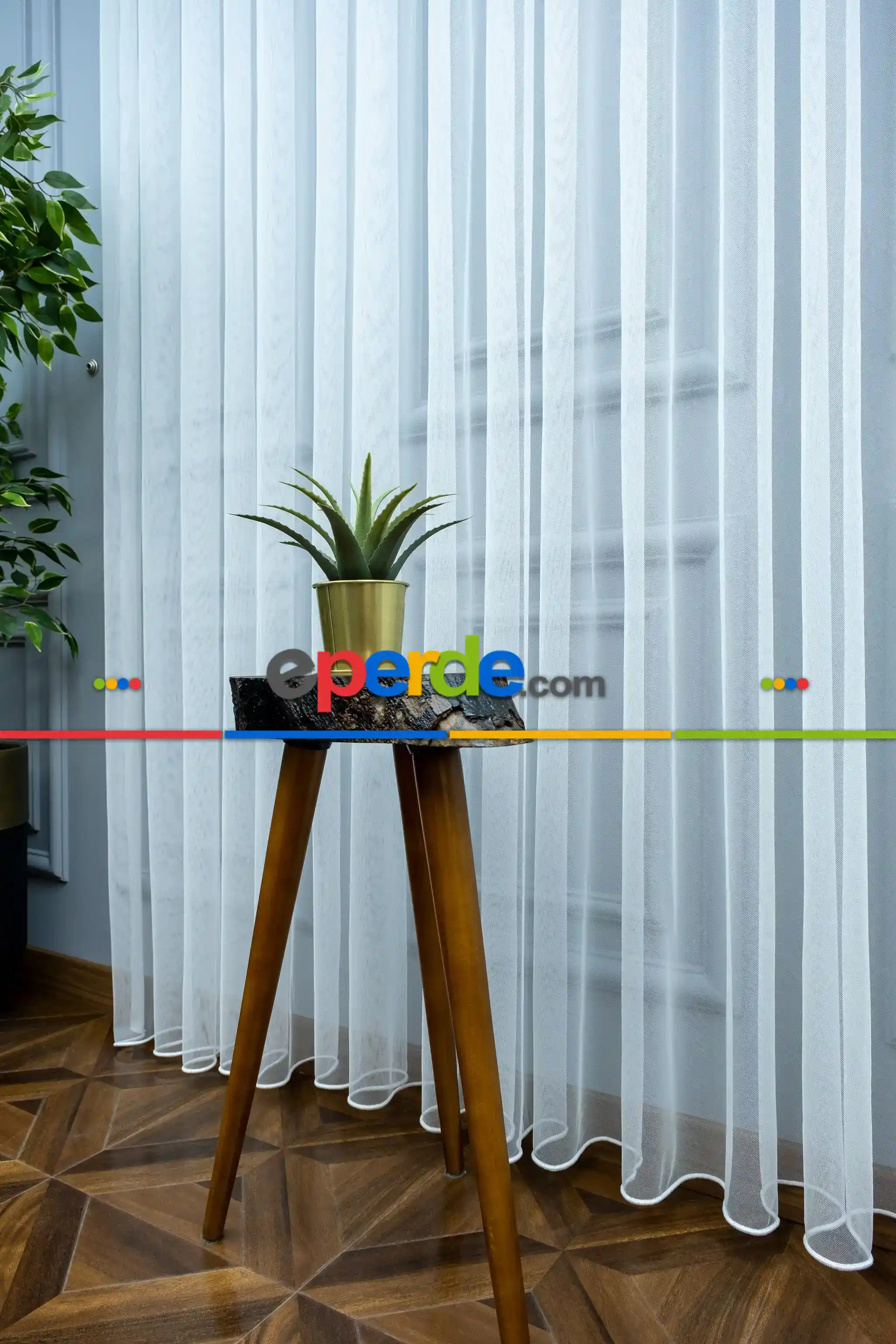 Uzun Tül Perdeler ile Ev Dekorasyonunda Hafiflik ve Şıklık Yaratın