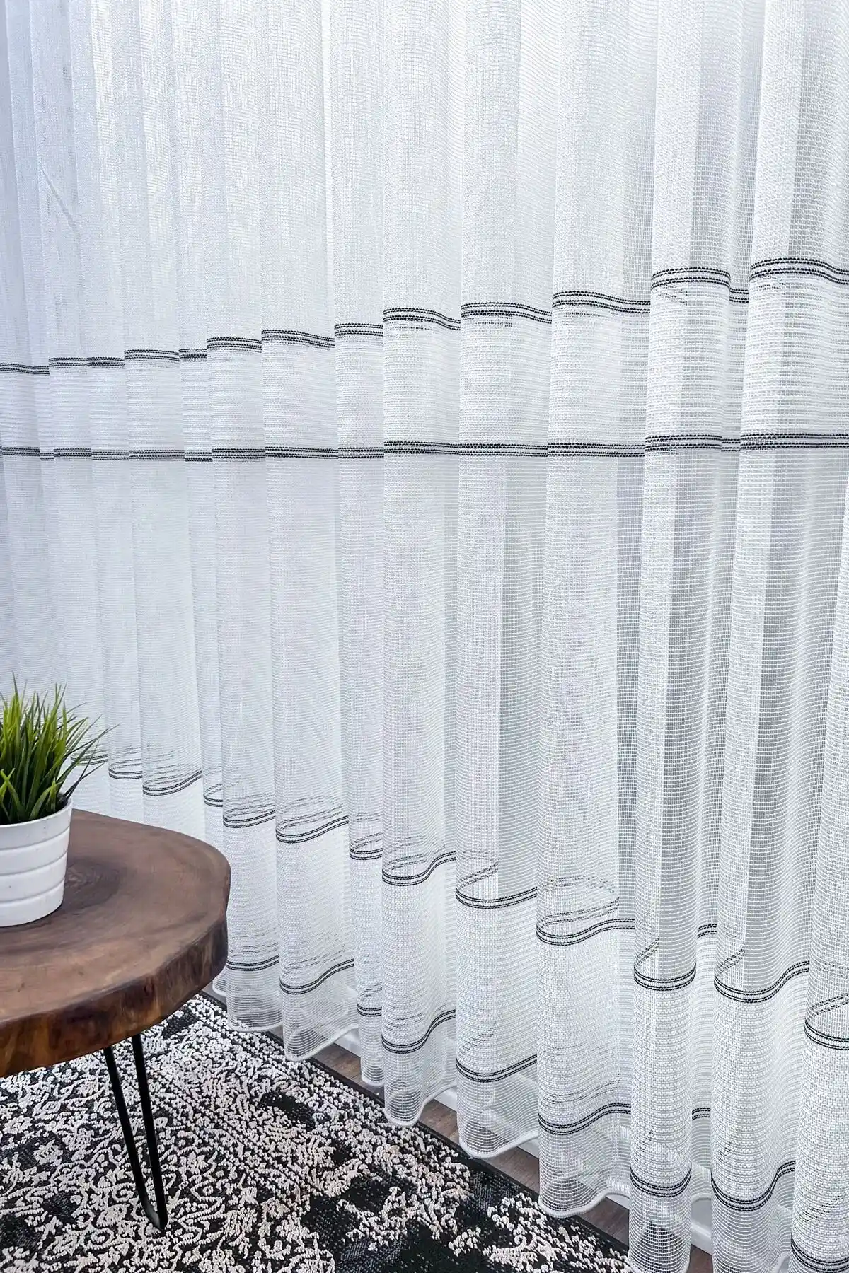 Vintage Tül Perdeler ile Zamansız Şıklık ve Doğal Işık İçin Dekorasyon Seçenekleri