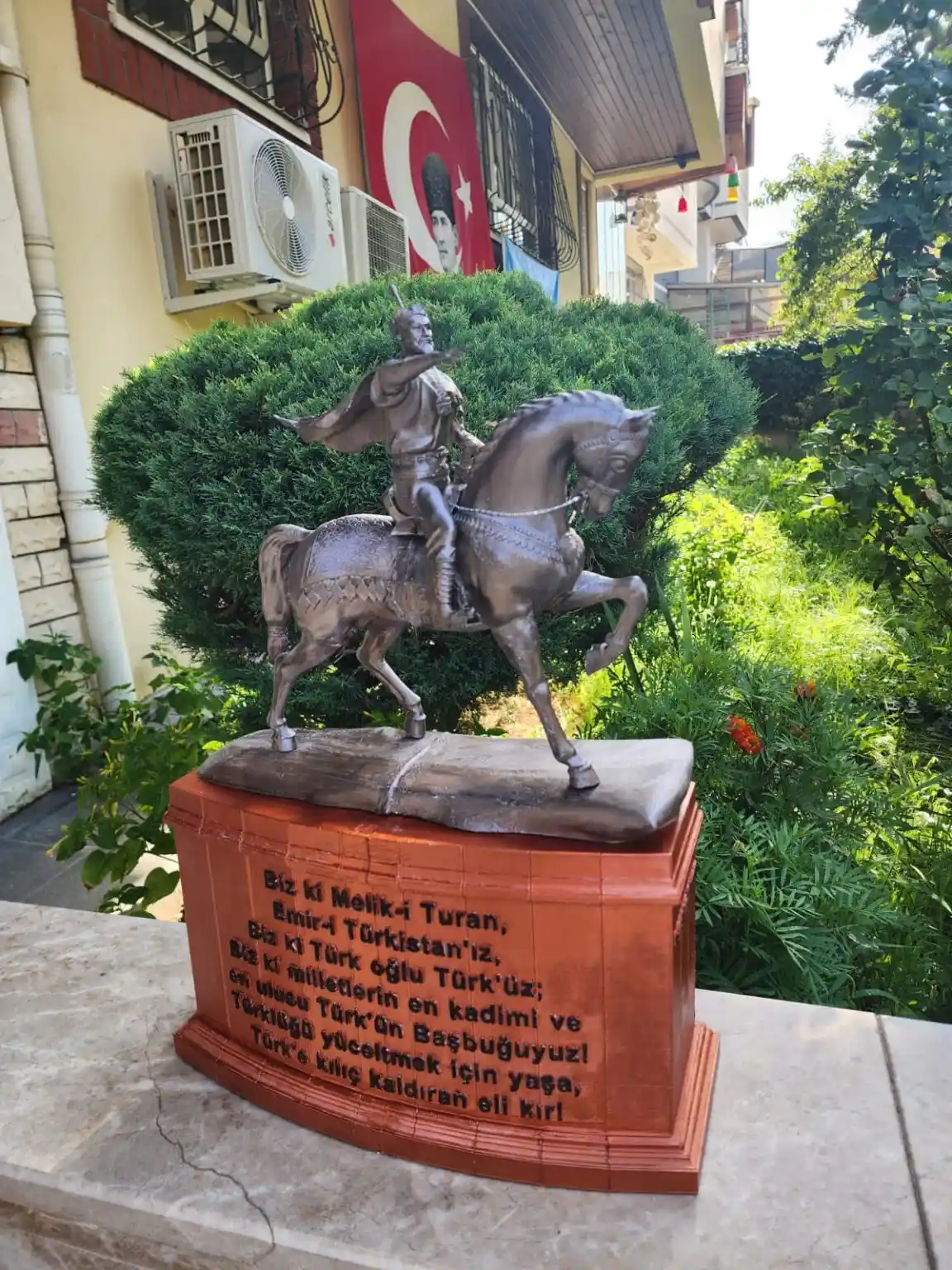 Yer Biblosu Seçerken Dikkat Edilmesi Gerekenler ve Dekorasyonda Kullanım İpuçları