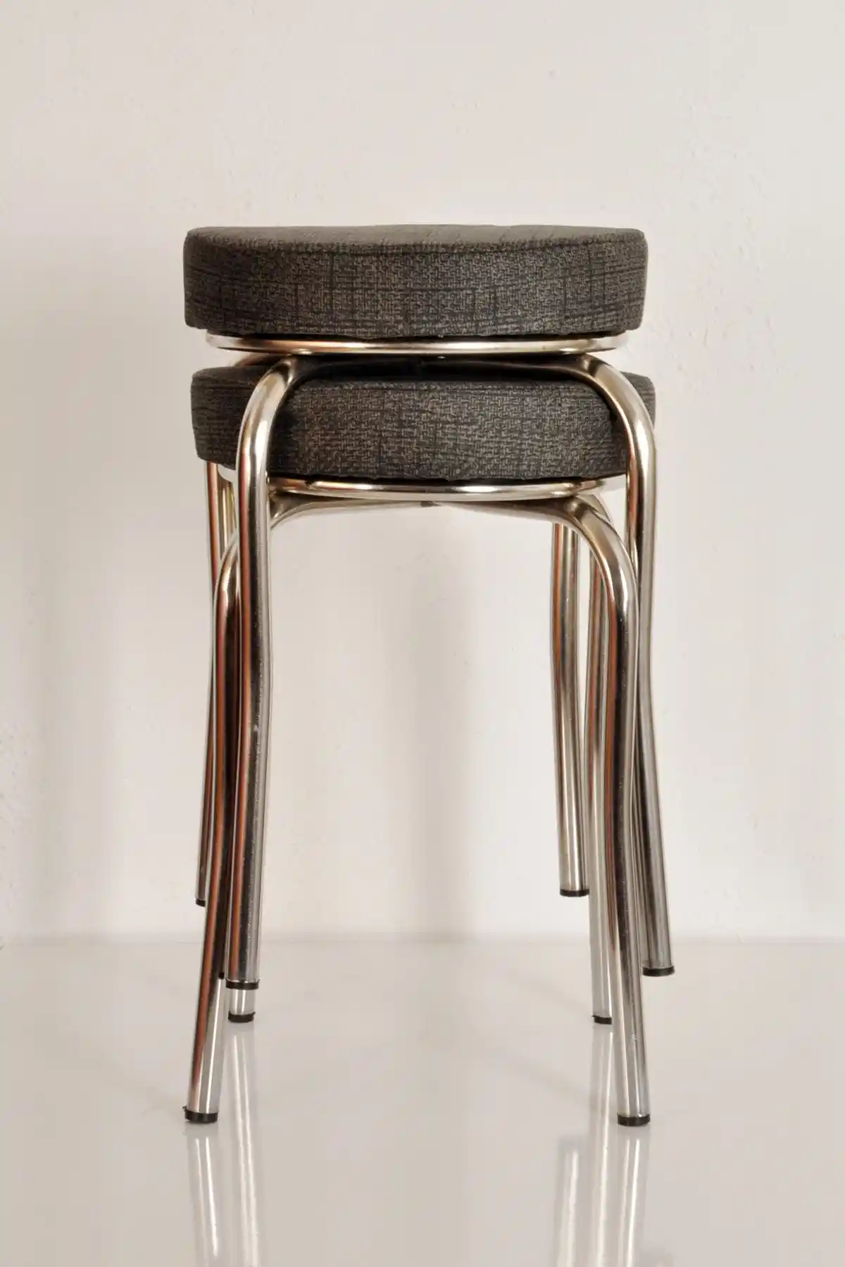 AKK TİCARET ve Yılmaz Masacılık Mutfak Taburesi Karşılaştırması ve Özellikleri