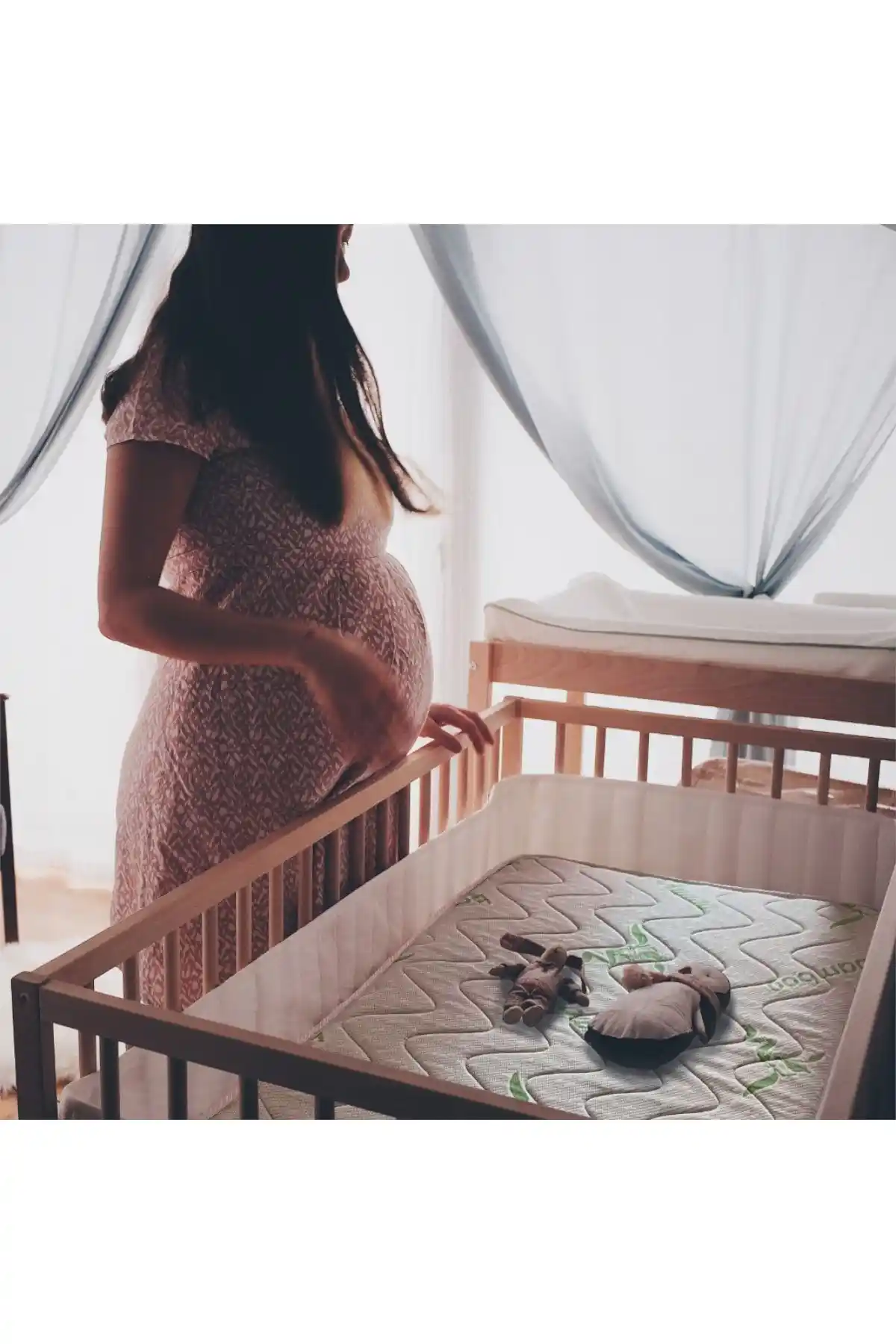 Bebekler İçin En İyi Anne Yanı Beşikleri ve Portatif Sallanır Seçenekleri