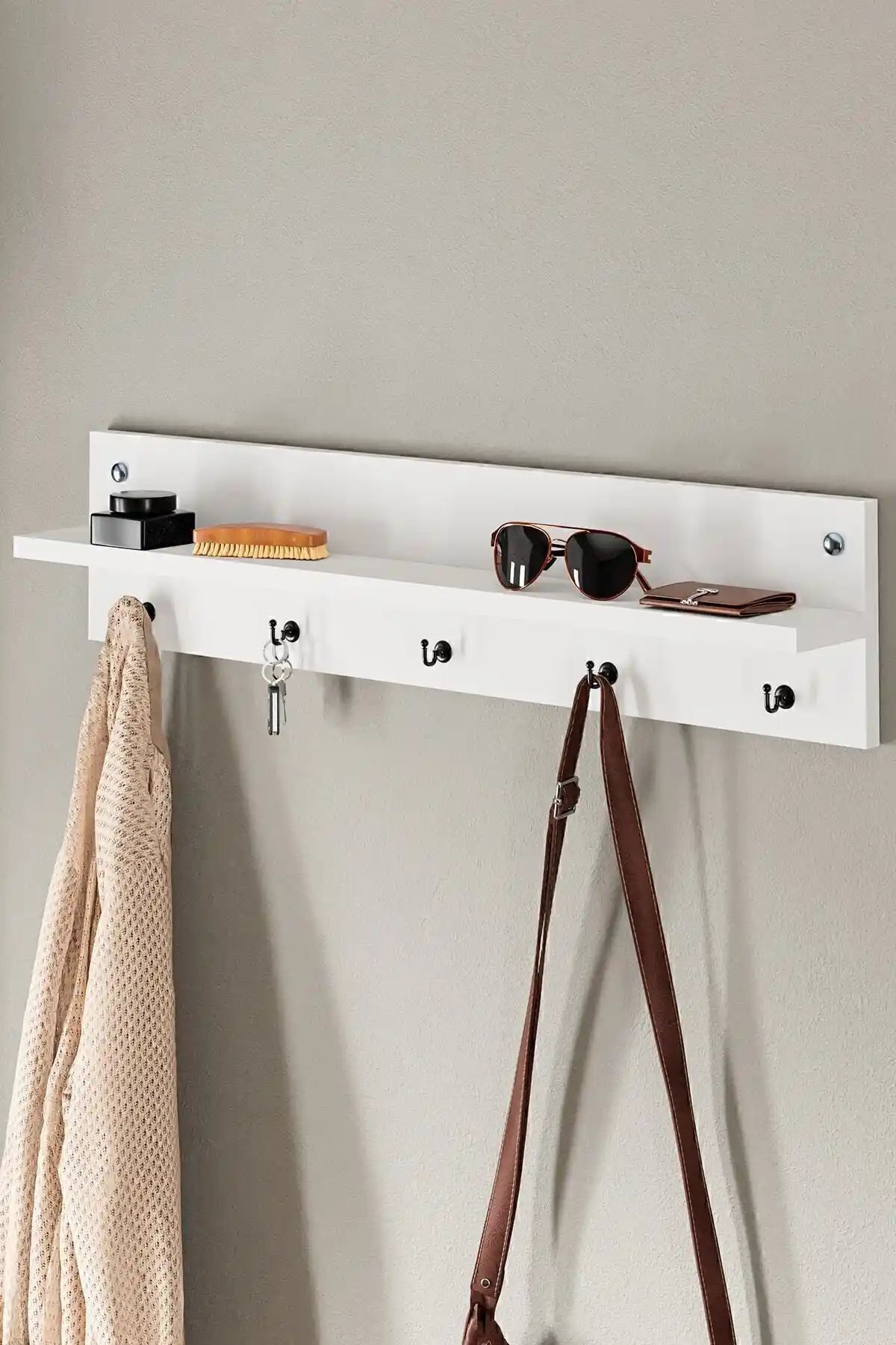 interGO ve Remaks Hook: Modern Duvar Askısı ve Aynalı Vestiyer Karşılaştırması