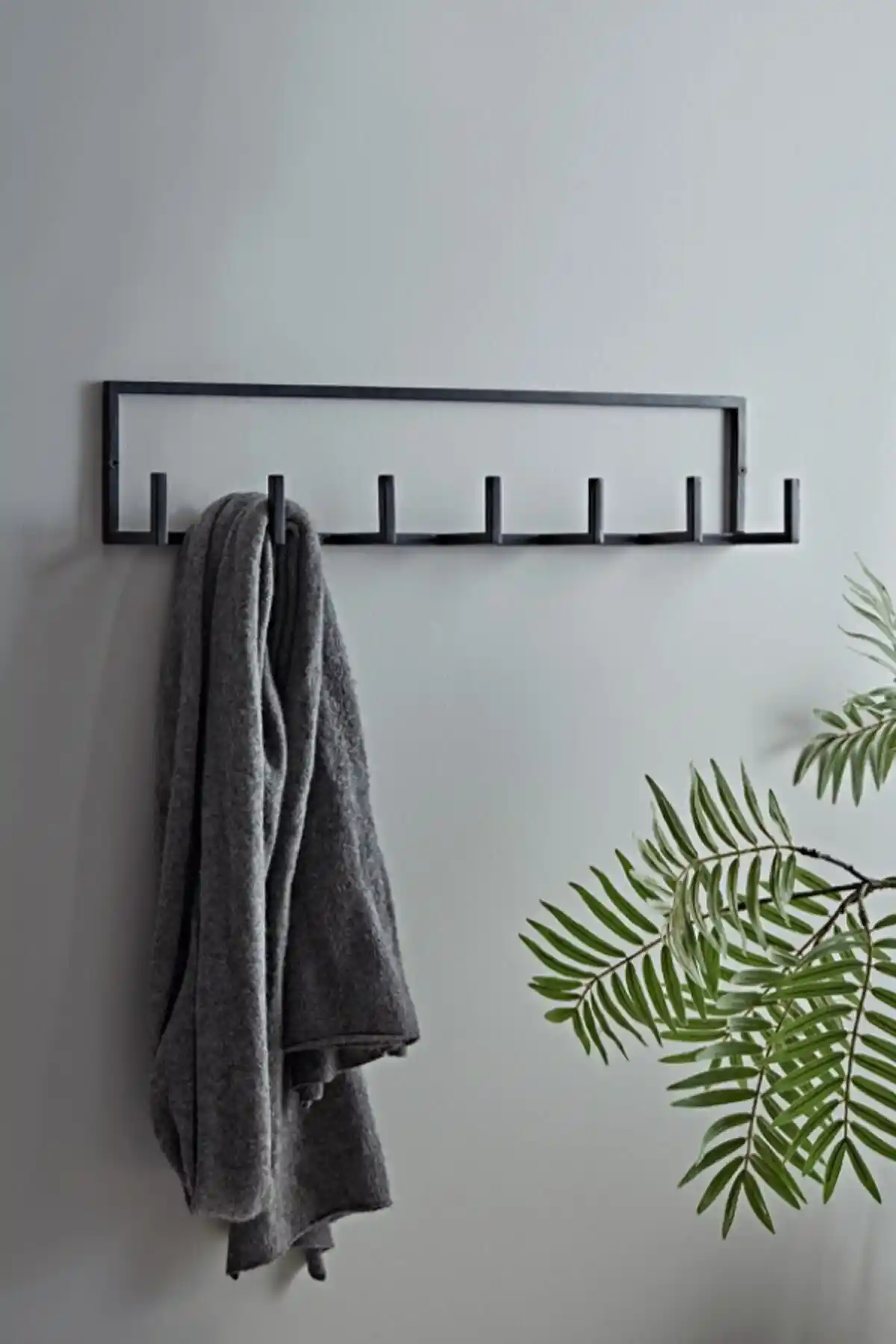 Modern İç Mekanlar İçin Metal Duvar Askıları Karşılaştırması ve Seçim Rehberi