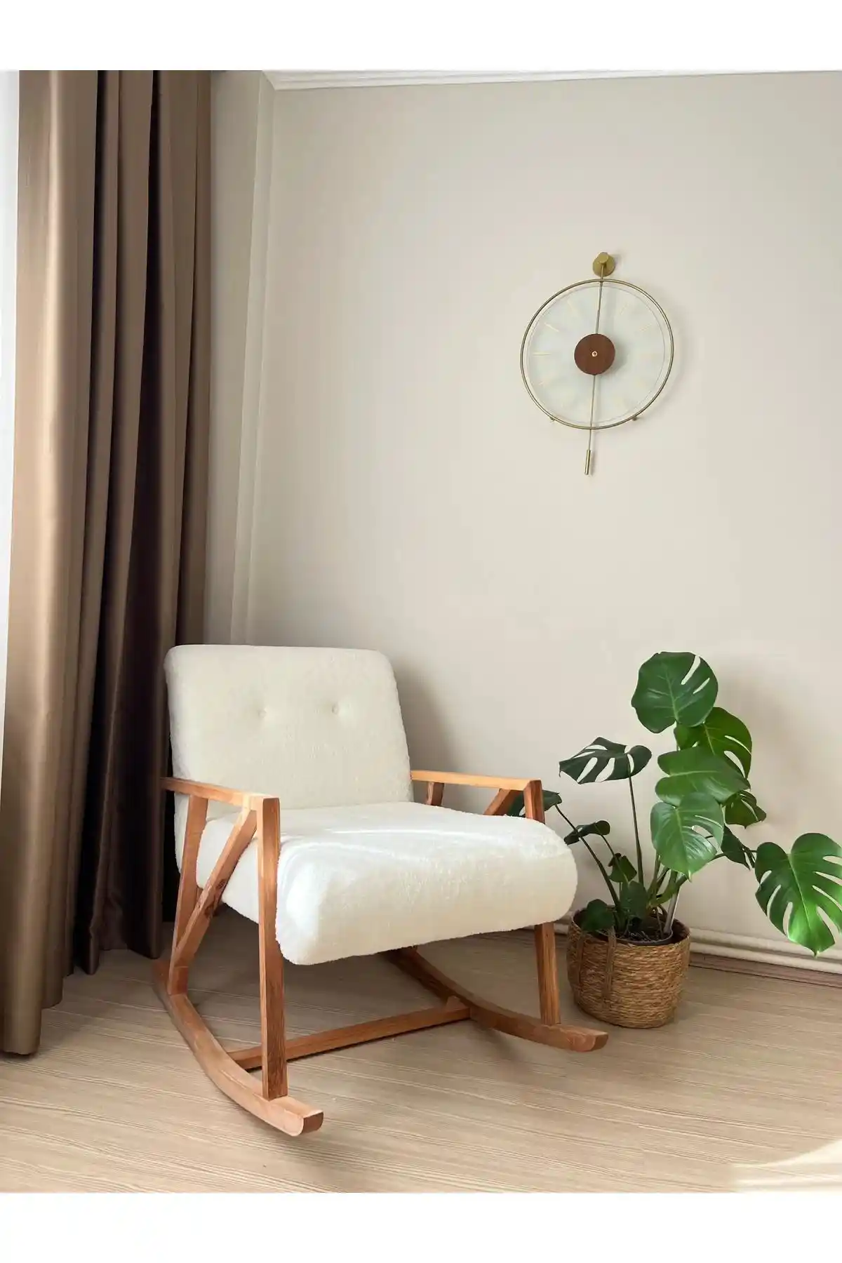 Modern ve Klasik Tarzda Sallanan Sandalye ve Berjer Modelleri Karşılaştırması