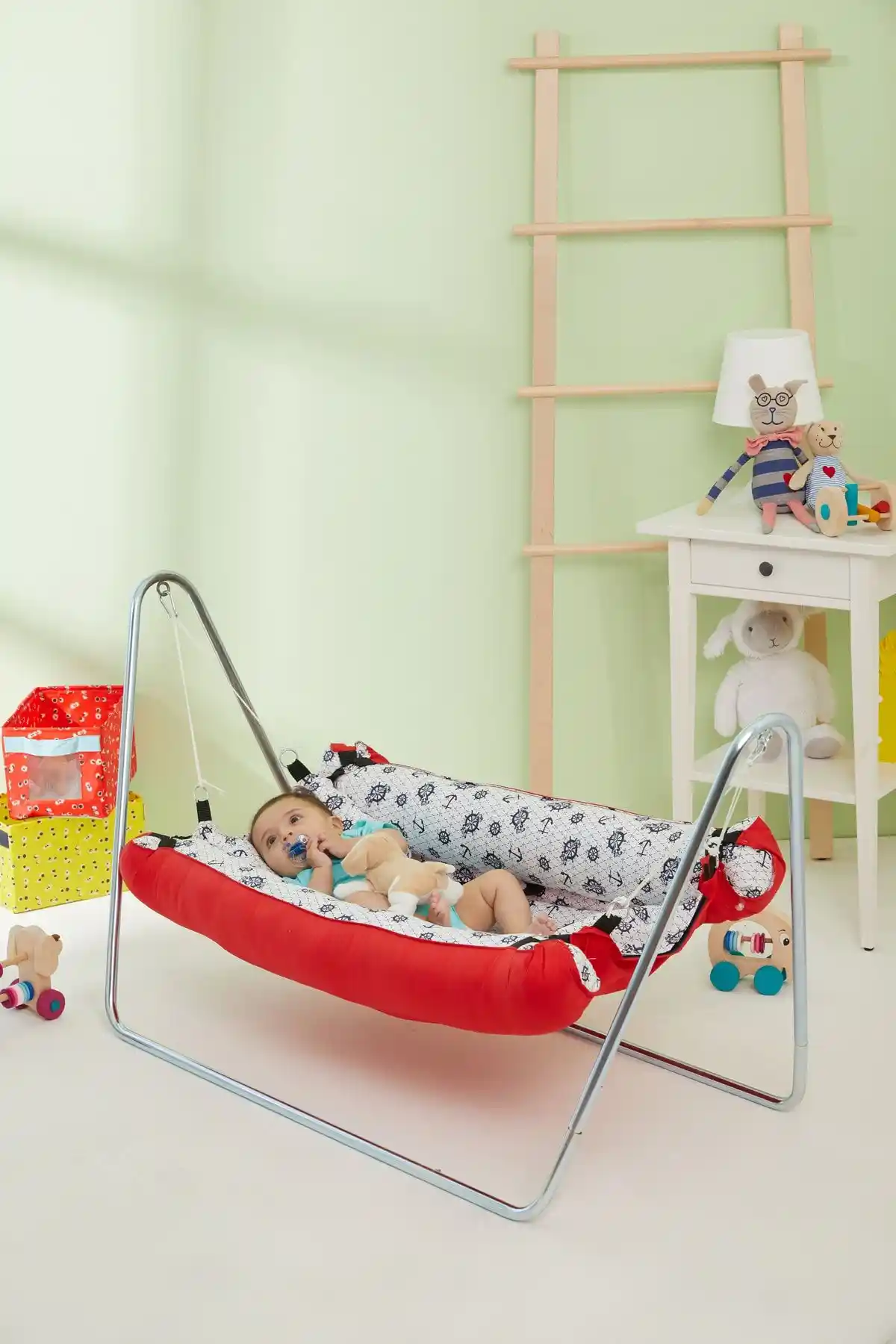 Svava Portatif Bebek Hamak ve Temosan Anne Yanı Beşik Karşılaştırması