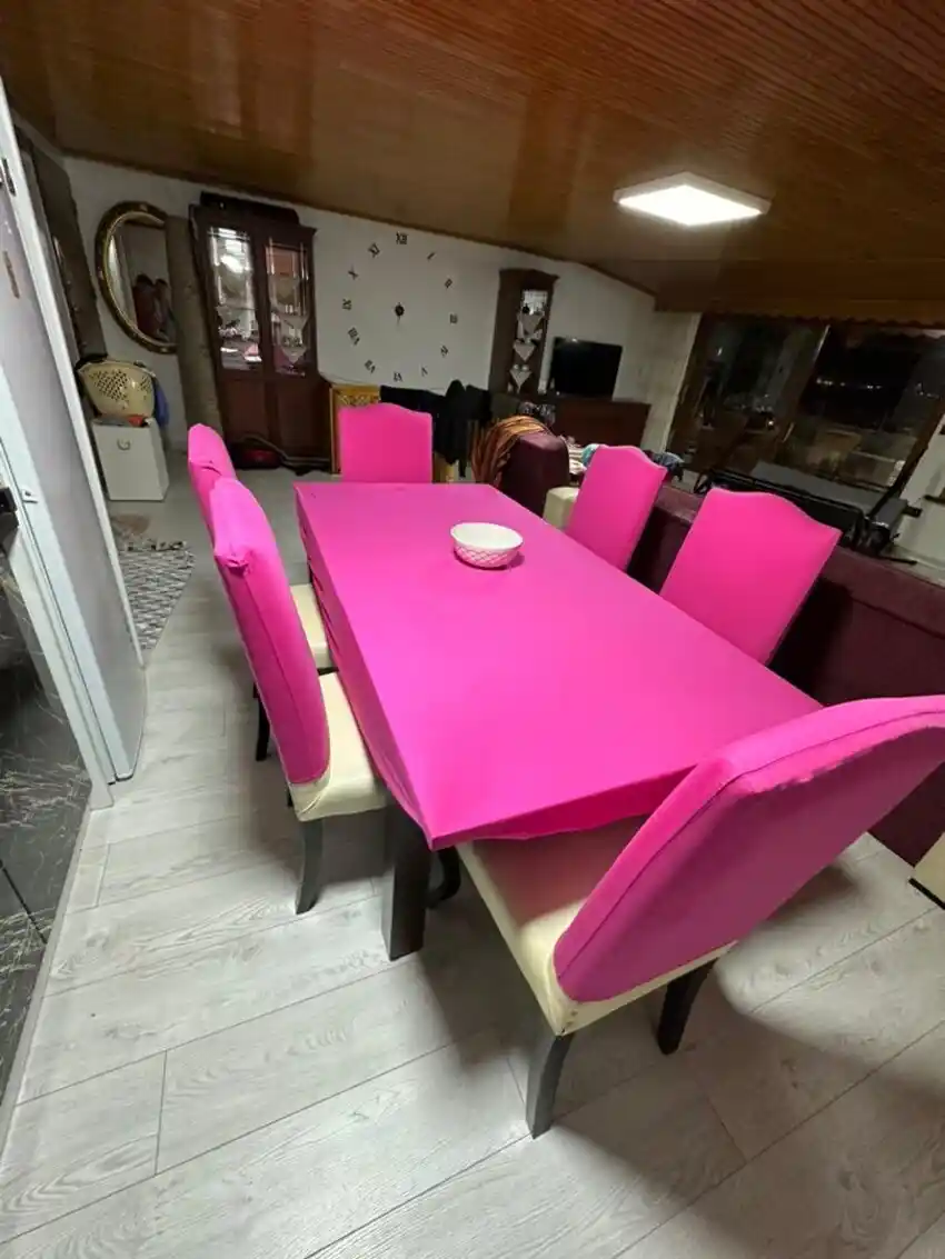 12 Kişilik Yemek Masası Dekorasyonu ve Seçim Rehberi