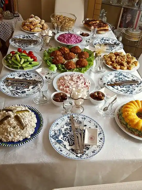 5 Çayı Masa Sunumları ve Dekorasyonunda Zarafet ve Şıklık Rehberi