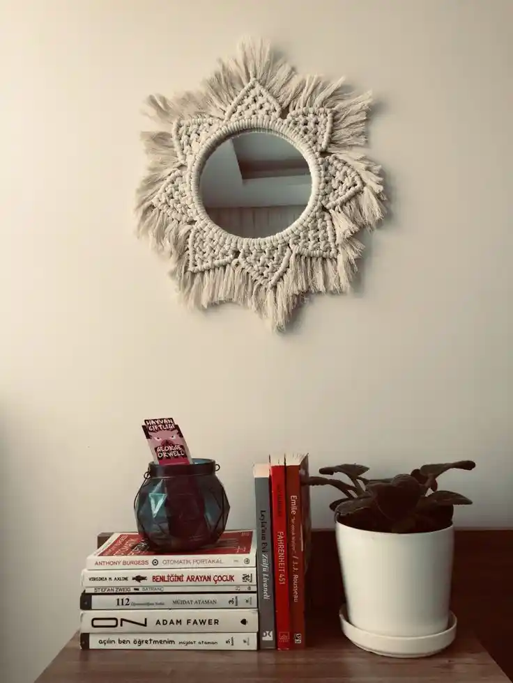 Aynanın Önü Süsleri ile Ev Dekorasyonunuzu Yenileyin ve Mekâna Şıklık Katın