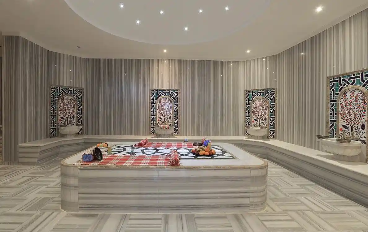 Banyo Dekorasyonunda Hamam Taşı Kullanımı ve Modern Tasarım İpuçları