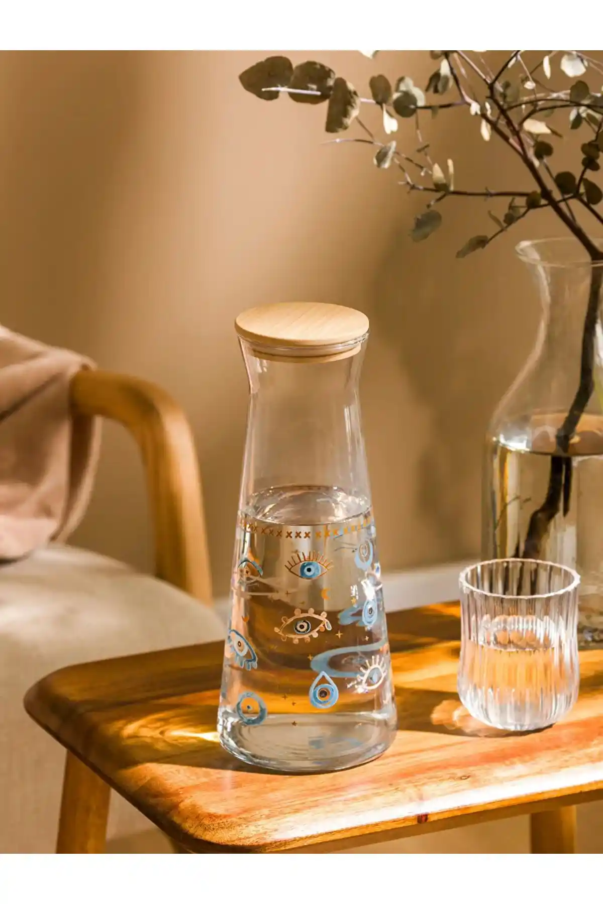 Başucu Sürahisi ile Dekorasyonda Zarafet ve İşlevselliğin Birleşimi