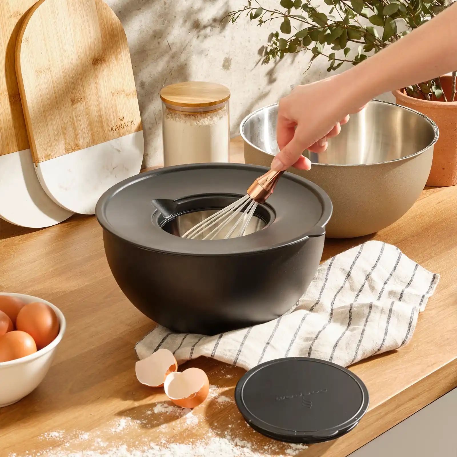 Dekorasyonda Estetik ve Fonksiyonelliği Bir Arada Sunan Karıştırma Kabı Çeşitleri