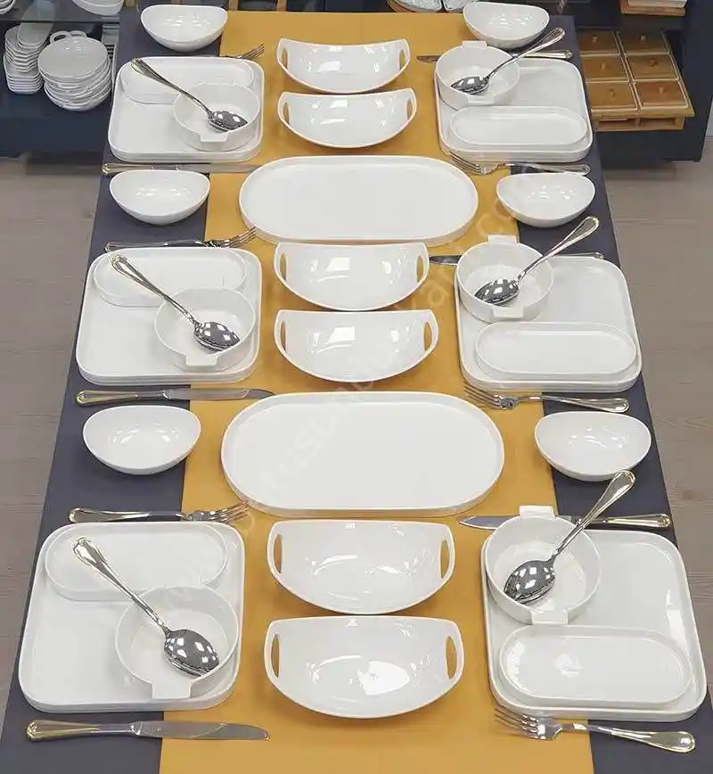 Dekorasyonda Kulplu Yemek Takımlarının Estetik ve İşlevsel Kullanımı İpuçları