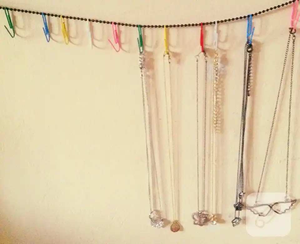 Dekorasyonda Zarafeti Artıran Kolye Askılıkları ve Şık Sunum İpuçları