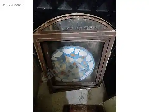 Demir Çerçeve Dekorasyonda Zarafet ve Dayanıklılık Sunan Modern Seçenekler