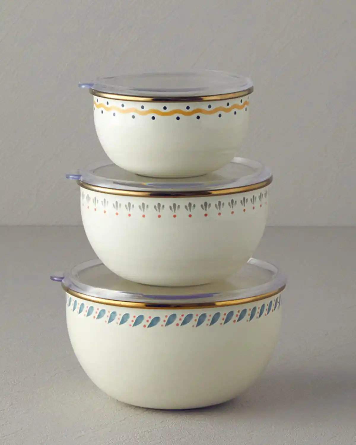 Emaye Kullanımının Dekorasyonda Modern ve Klasik Tarzlara Katkıları