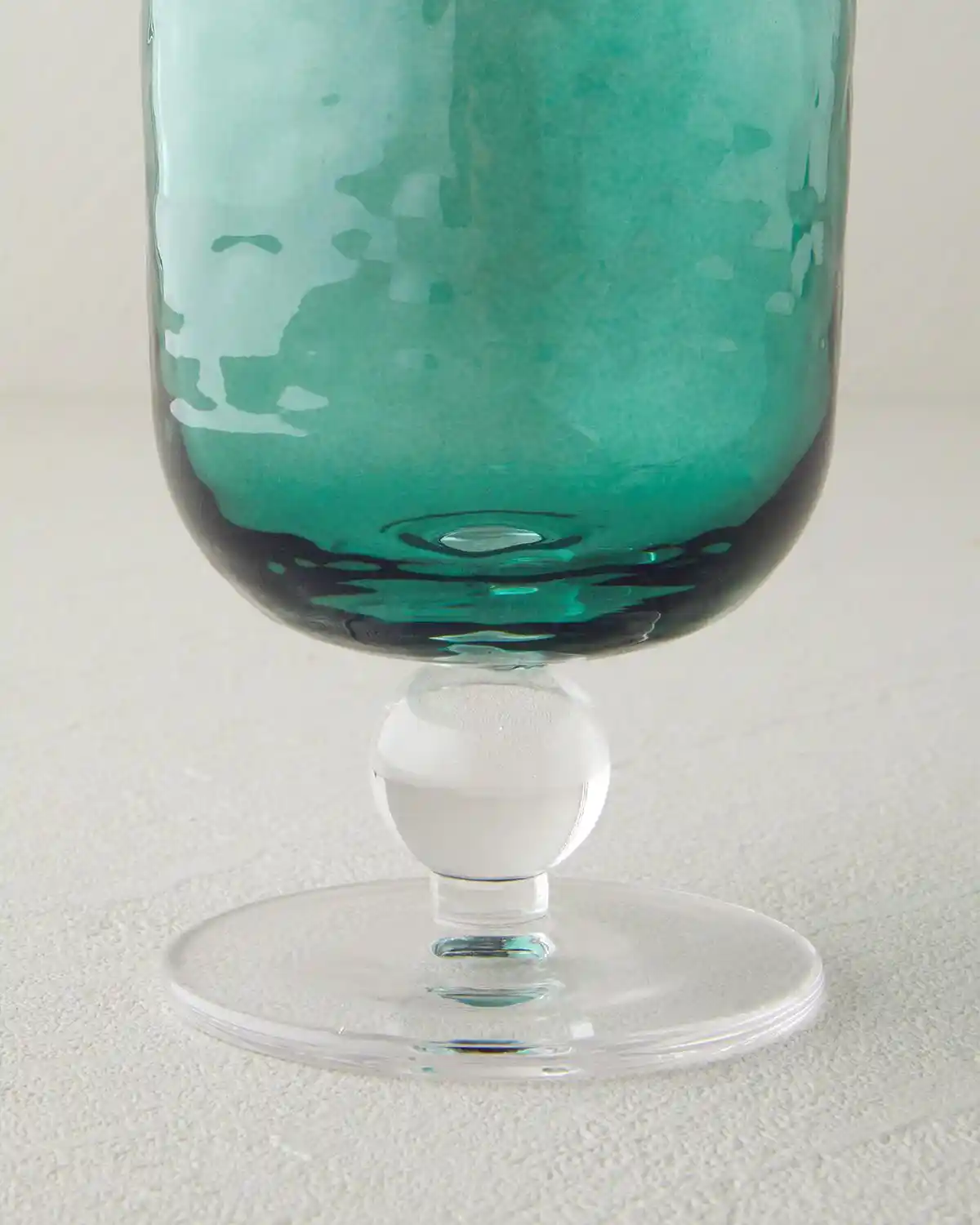 English Home Ayaklı Bardaklar ile Dekorasyonda Zarif ve Fonksiyonel Çözümler