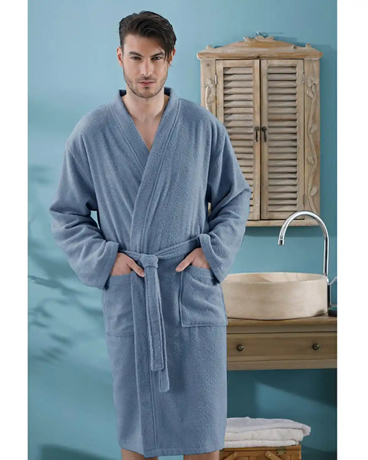 Erkekler İçin İngiliz Tarzı Bornozlar: Konfor ve Şıklığın Birleştiği Seçenekler