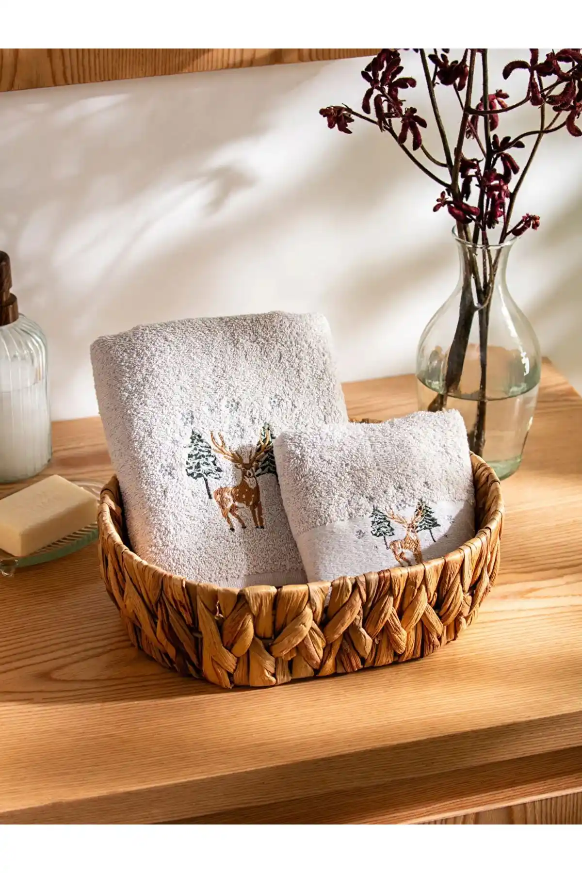 Ev Dekorasyonunda Havlu Seçimi ve Kullanımı: Estetik ve Fonksiyonellik Rehberi