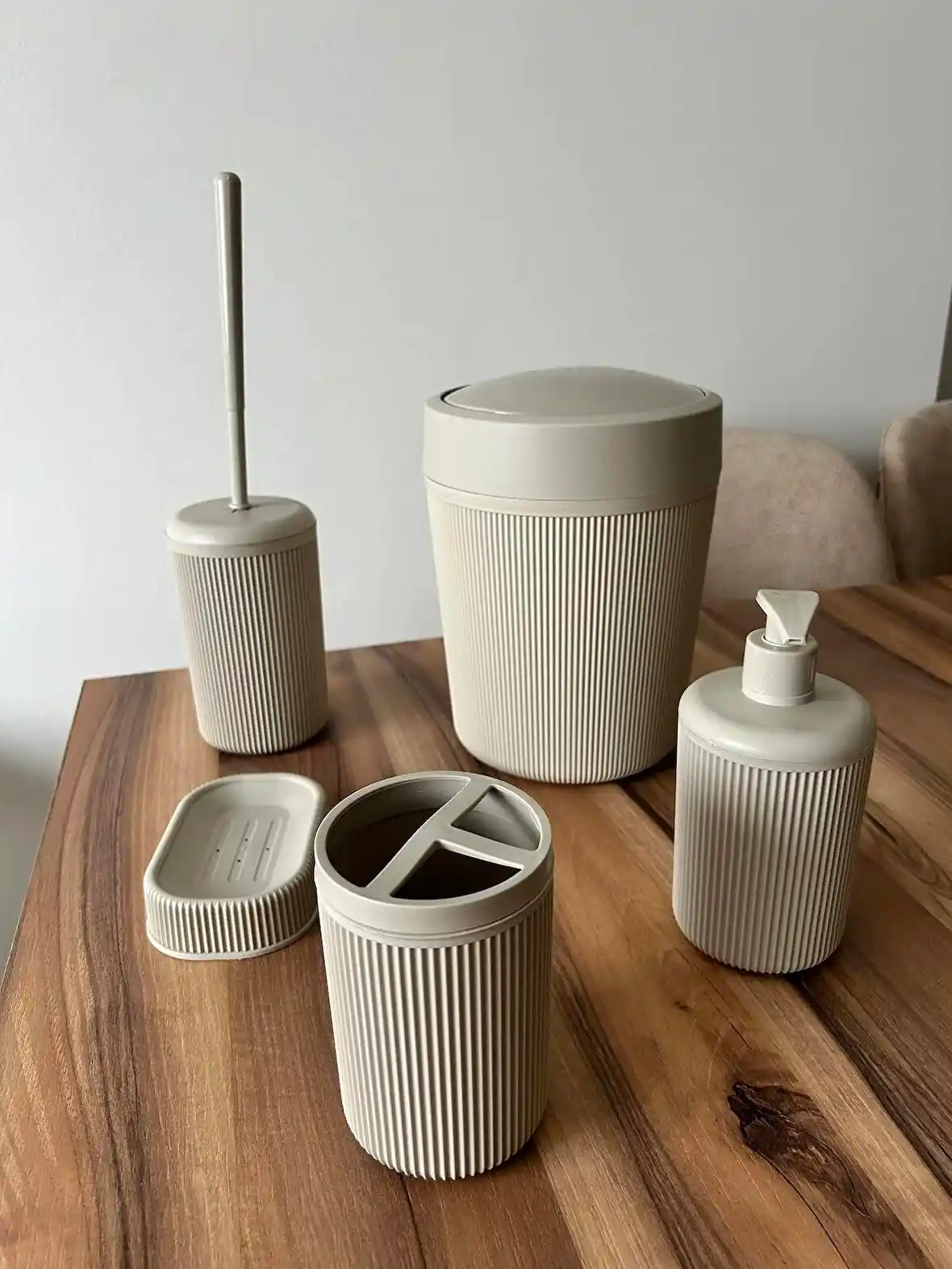 Evinize Şıklık Katacak 5'li Banyo Setleri: Dekorasyonun Vazgeçilmez Parçası