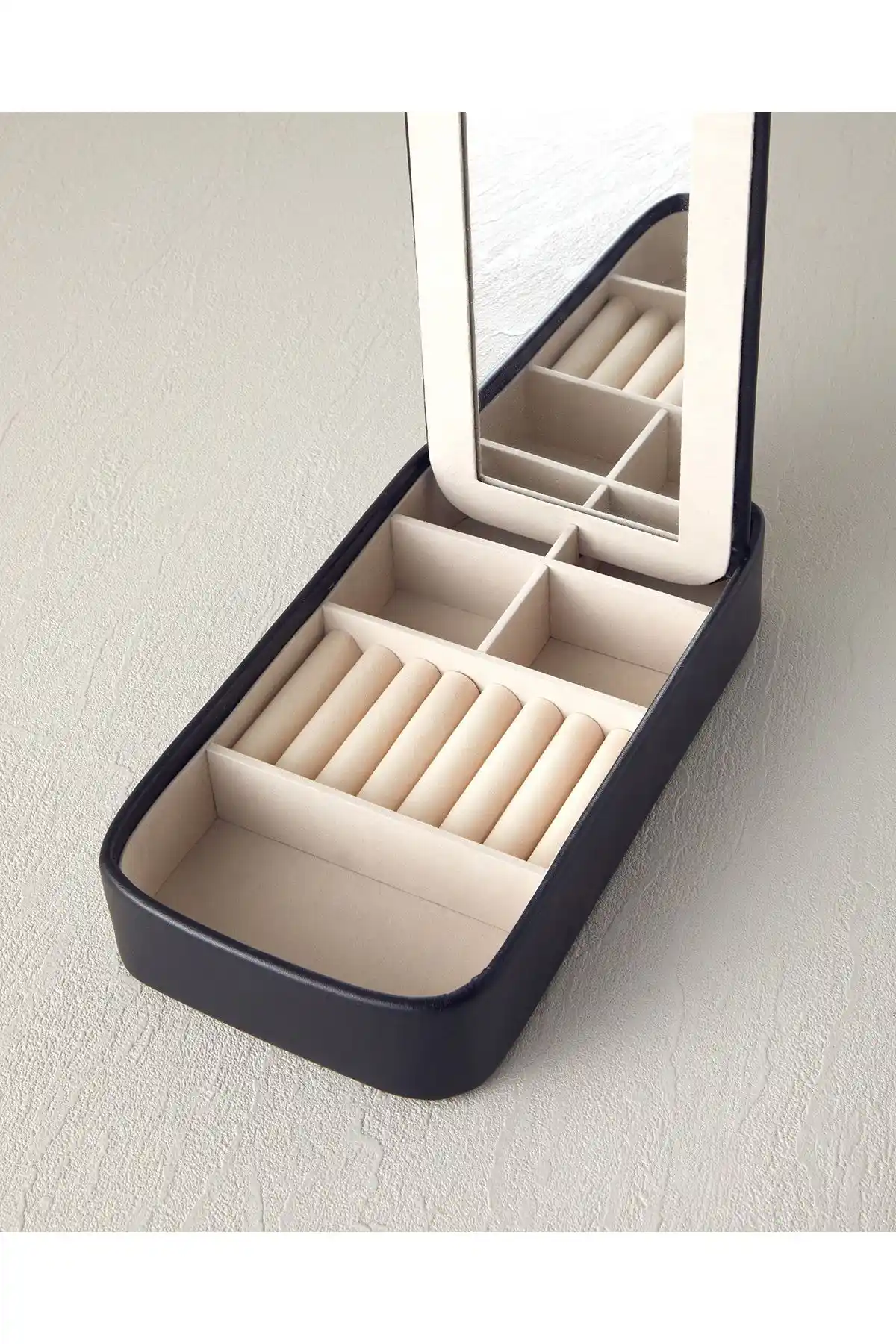 Evinize Şıklık Katan Takı Kutusu Modelleri ve Dekorasyon İpuçları