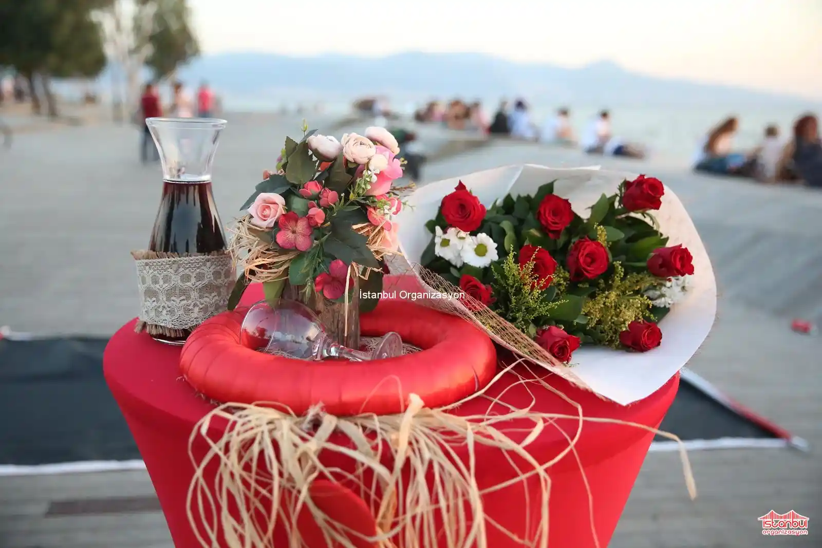 Evlilik Teklifi Masası Süsleme İpuçları ve Trendler ile Unutulmaz Anlar Yaratın