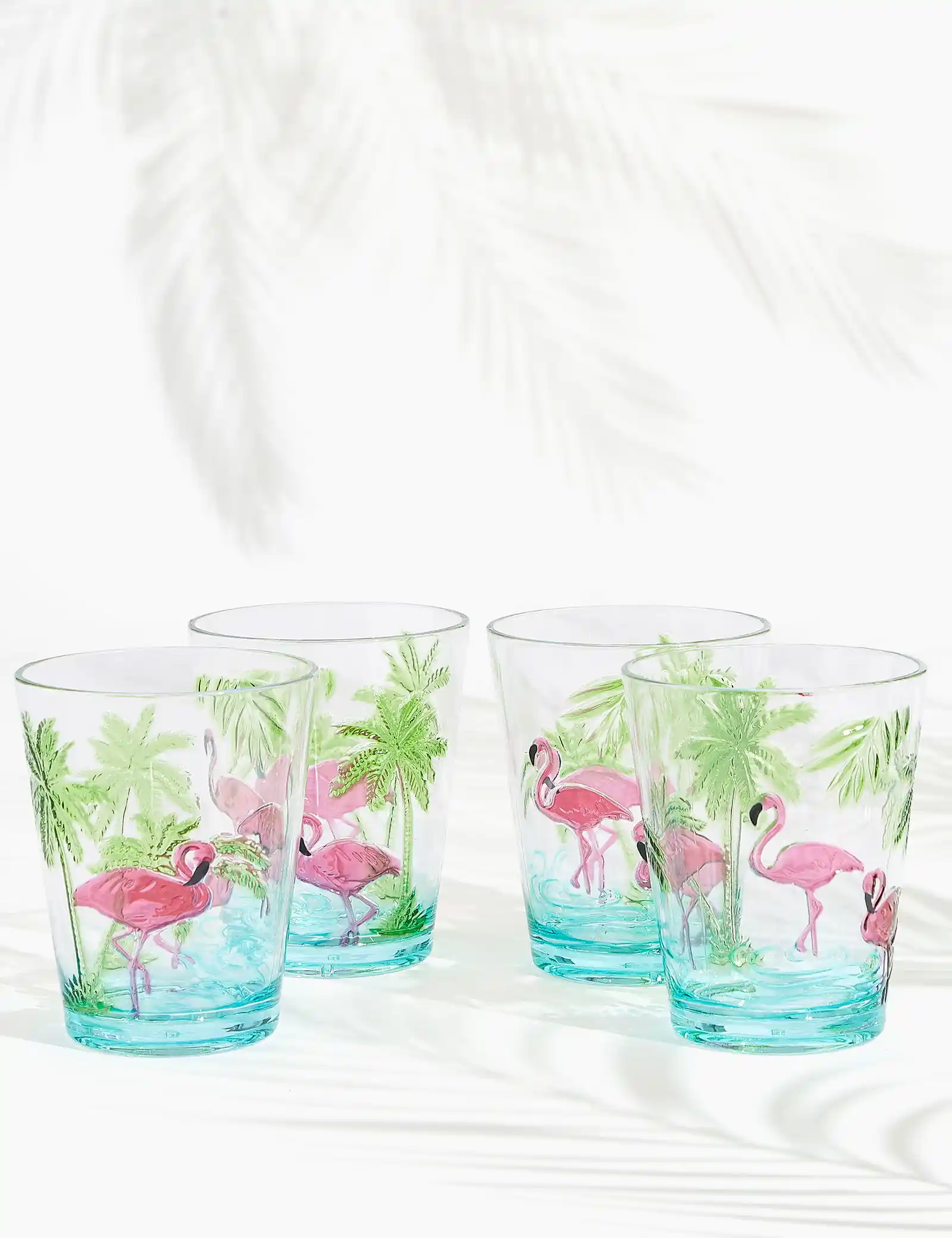 Flamingolu Bardaklar: Işıltılı ve Enerjik Mekan Dekorasyonu İçin Modern Seçenekler